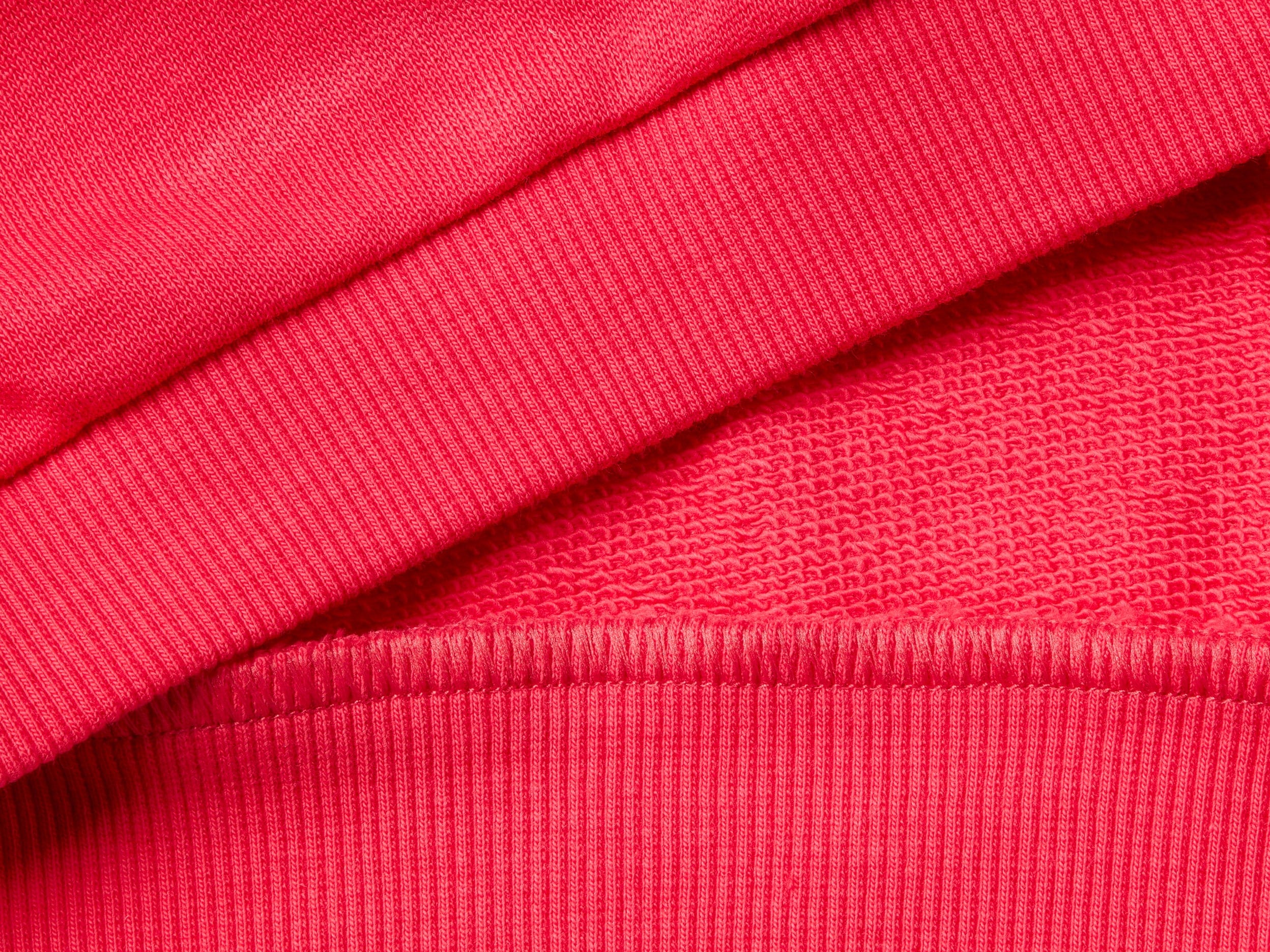 يونايتد كولورز اوف بينيتون سويت شيرت قطن عضوي 100% بشعار بناتي