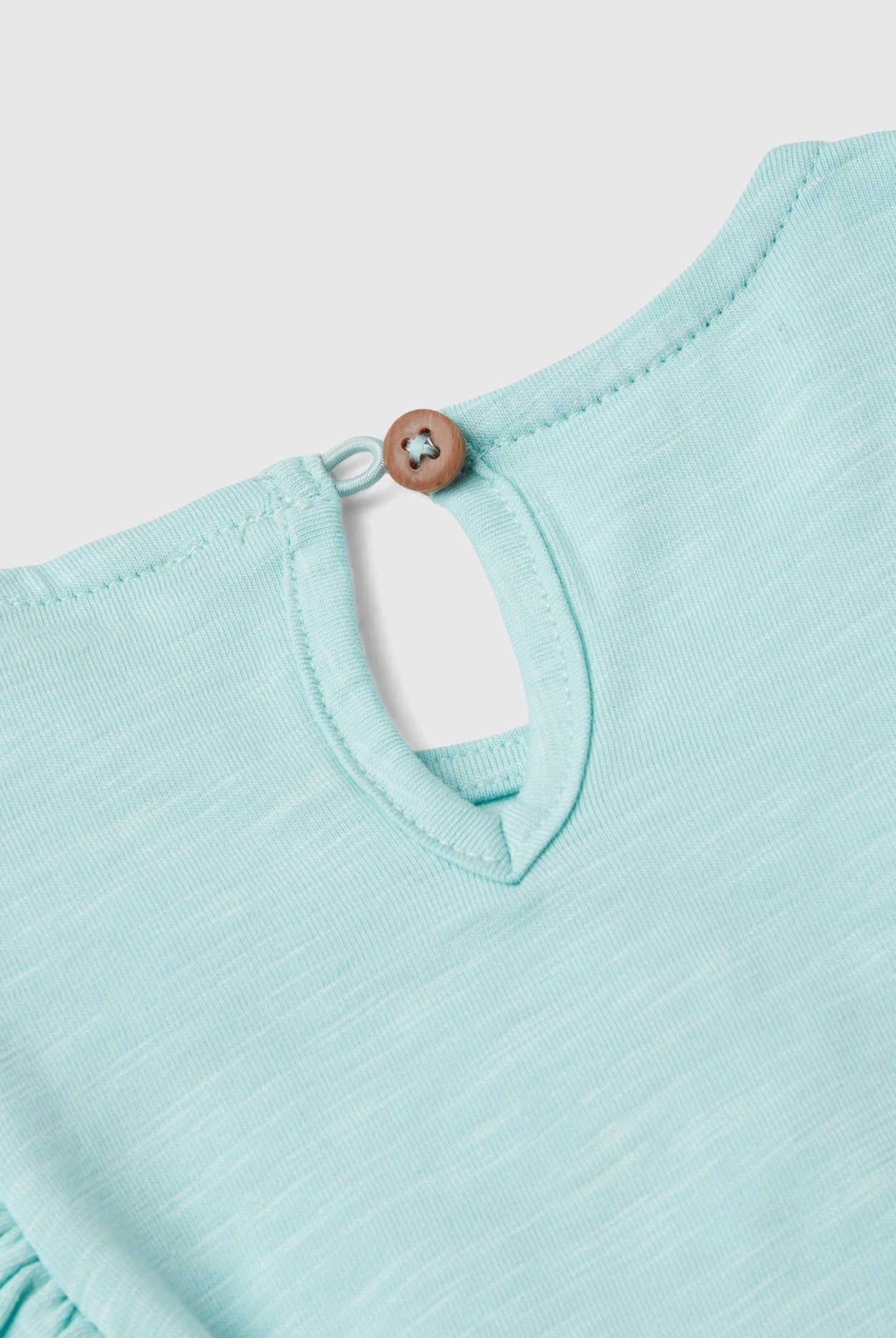 خصومات يونايتد كولورز اوف بينيتون بلوزة مطبوعة برسومات جرافيك بأكمام مكشكشة بناتي