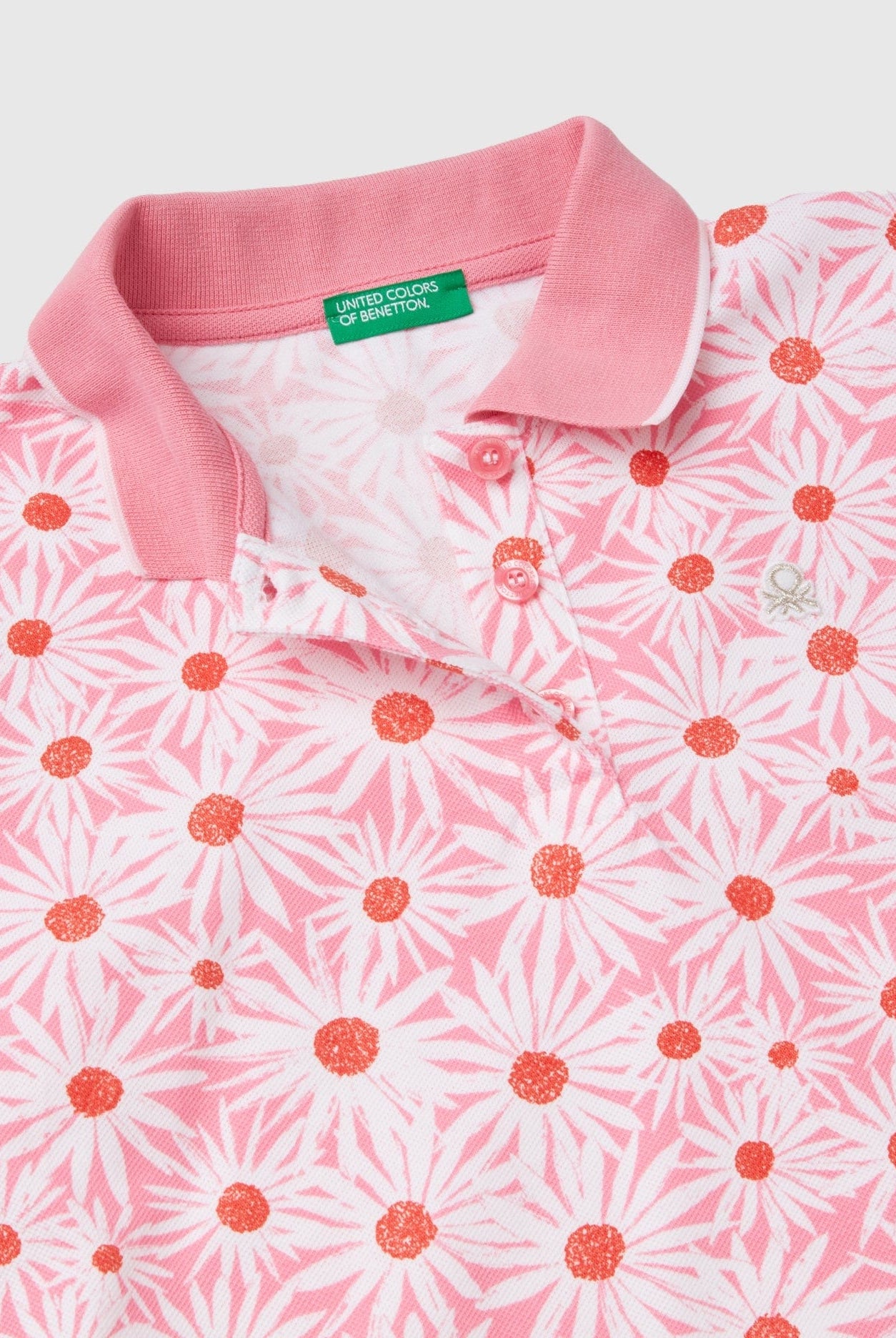 خصومات يونايتد كولورز اوف بينيتون تي شيرت برقبة بولو منقوش بالكامل بشعار لامع ومطرز أطفالي