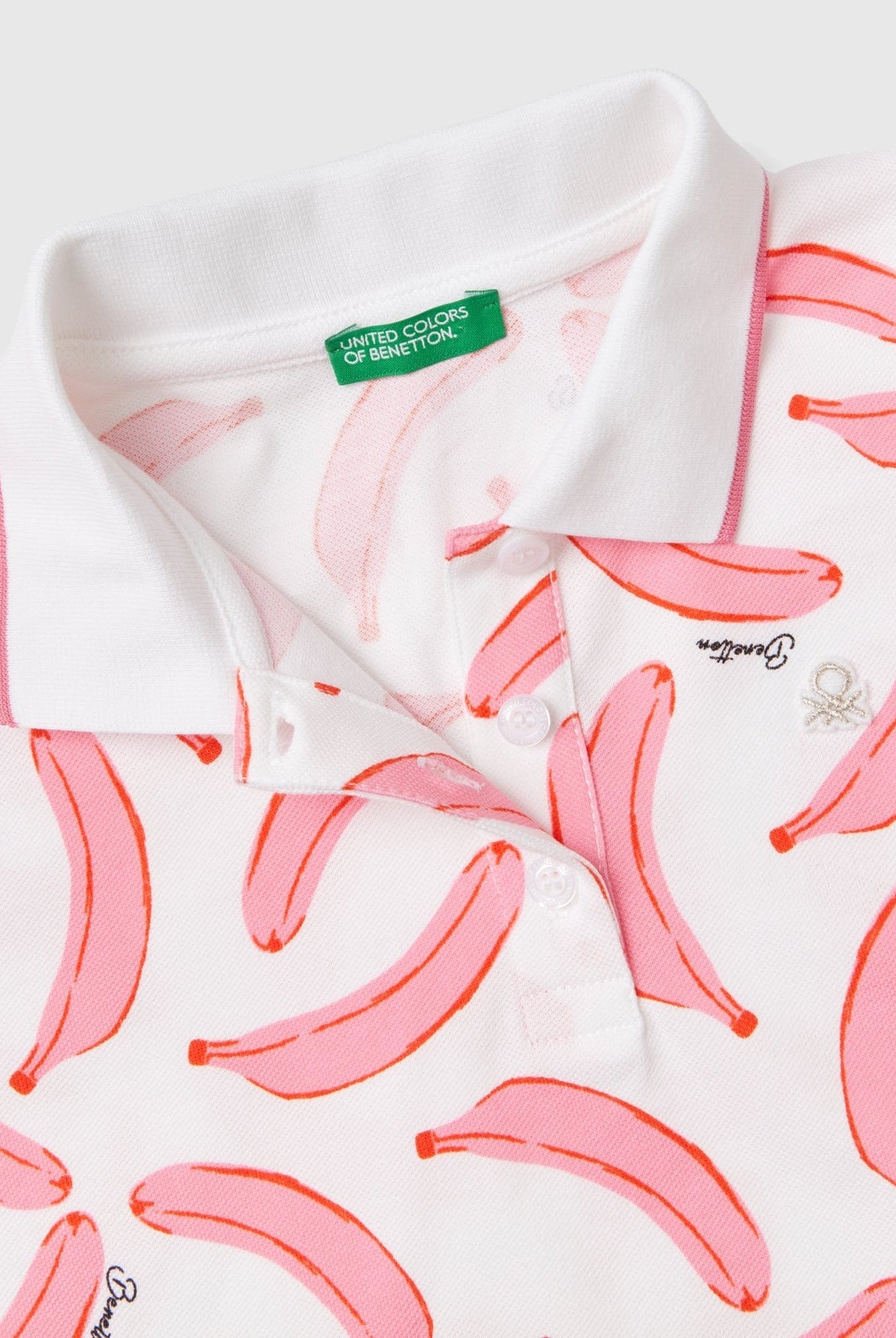 خصومات يونايتد كولورز اوف بينيتون تي شيرت برقبة بولو منقوش بالكامل بشعار لامع ومطرز أطفالي