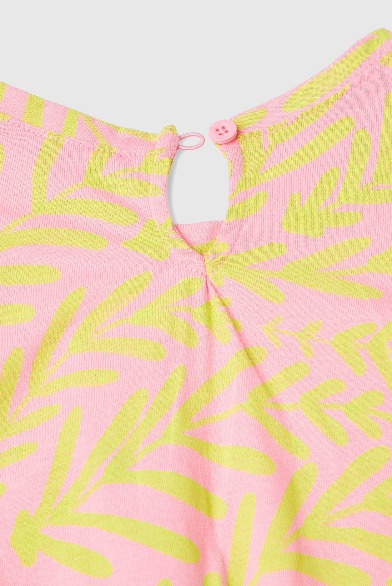 يونايتد كولورز اوف بينيتون فستان منقوش بالكامل بخصر منخفض وبدون أكمام ولادي