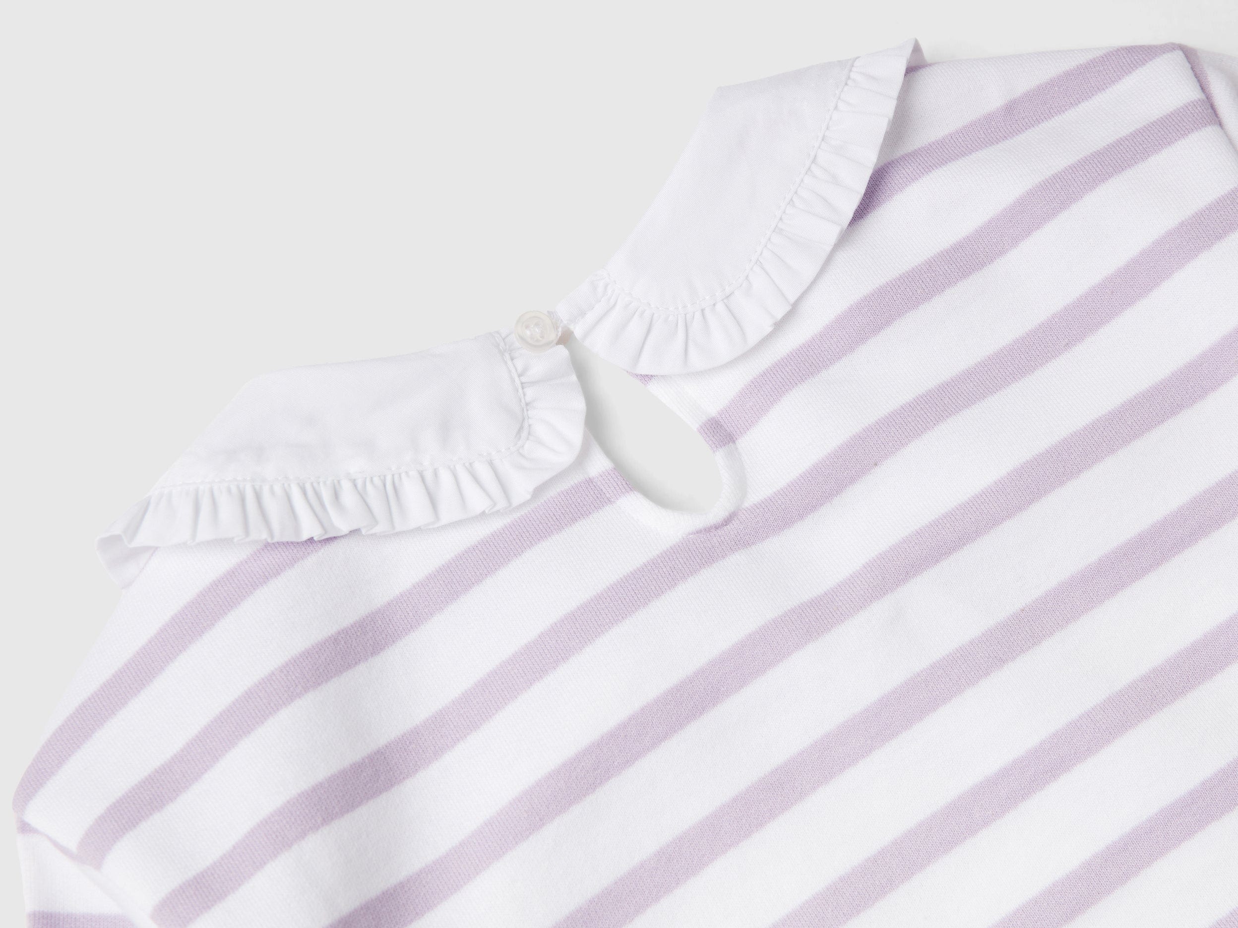 يونايتد كولورز اوف بينيتون سويت شيرت بياقة مخطط بالعرض كم طويل بناتي