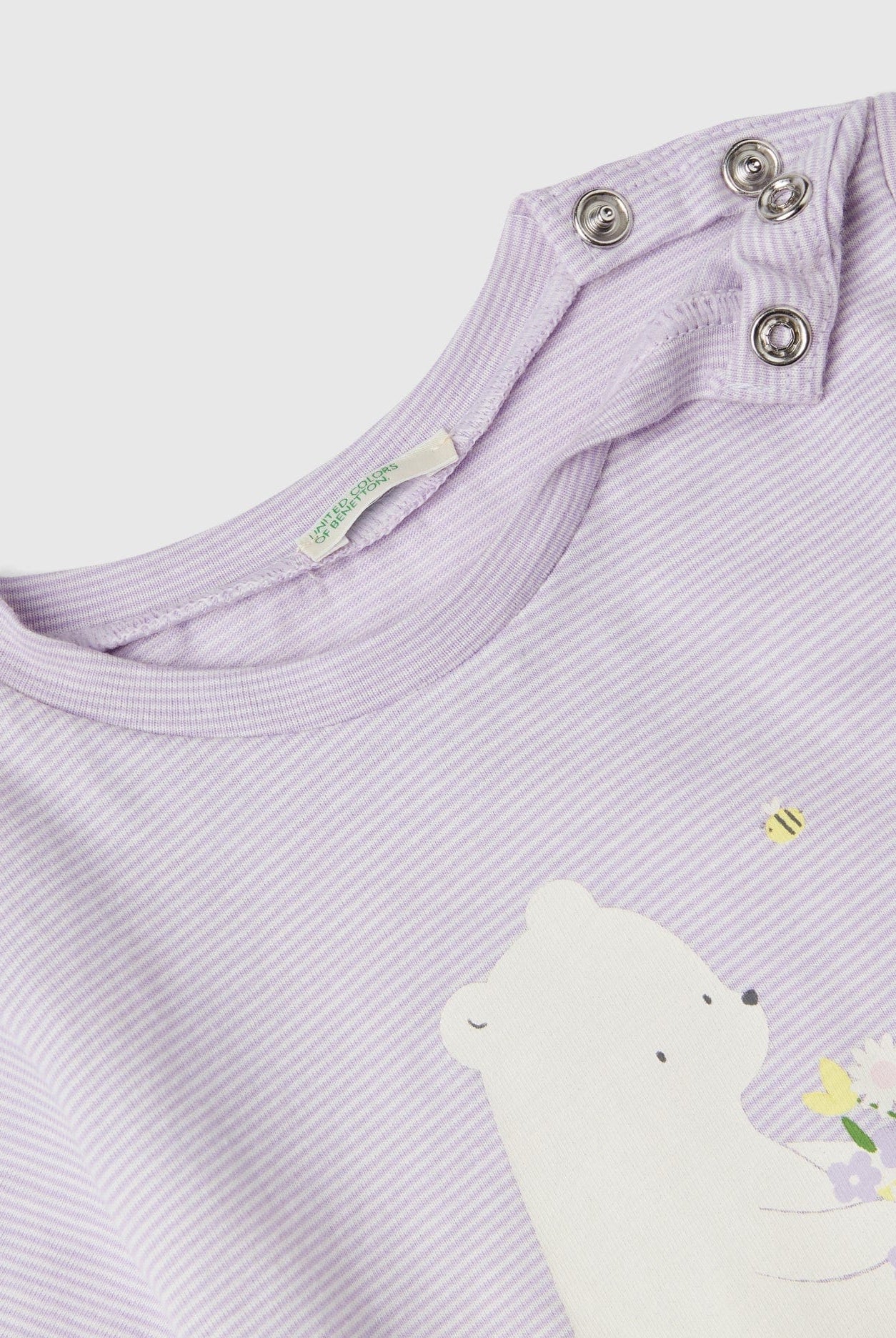 يونايتد كولورز اوف بينيتون تيشيرت بطبعة أمامية وخلفية كم قصير مكشكش رضع أطفال