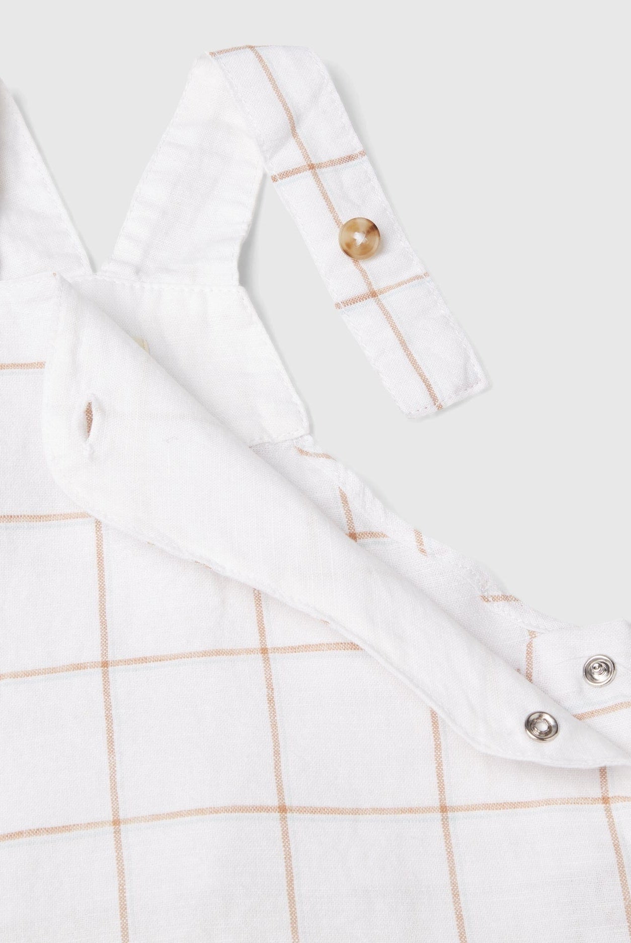 يونايتد كولورز اوف بينيتون بدلة بأرجل مطوية مع تطريز وأزرار على الصدر رضع أطفال