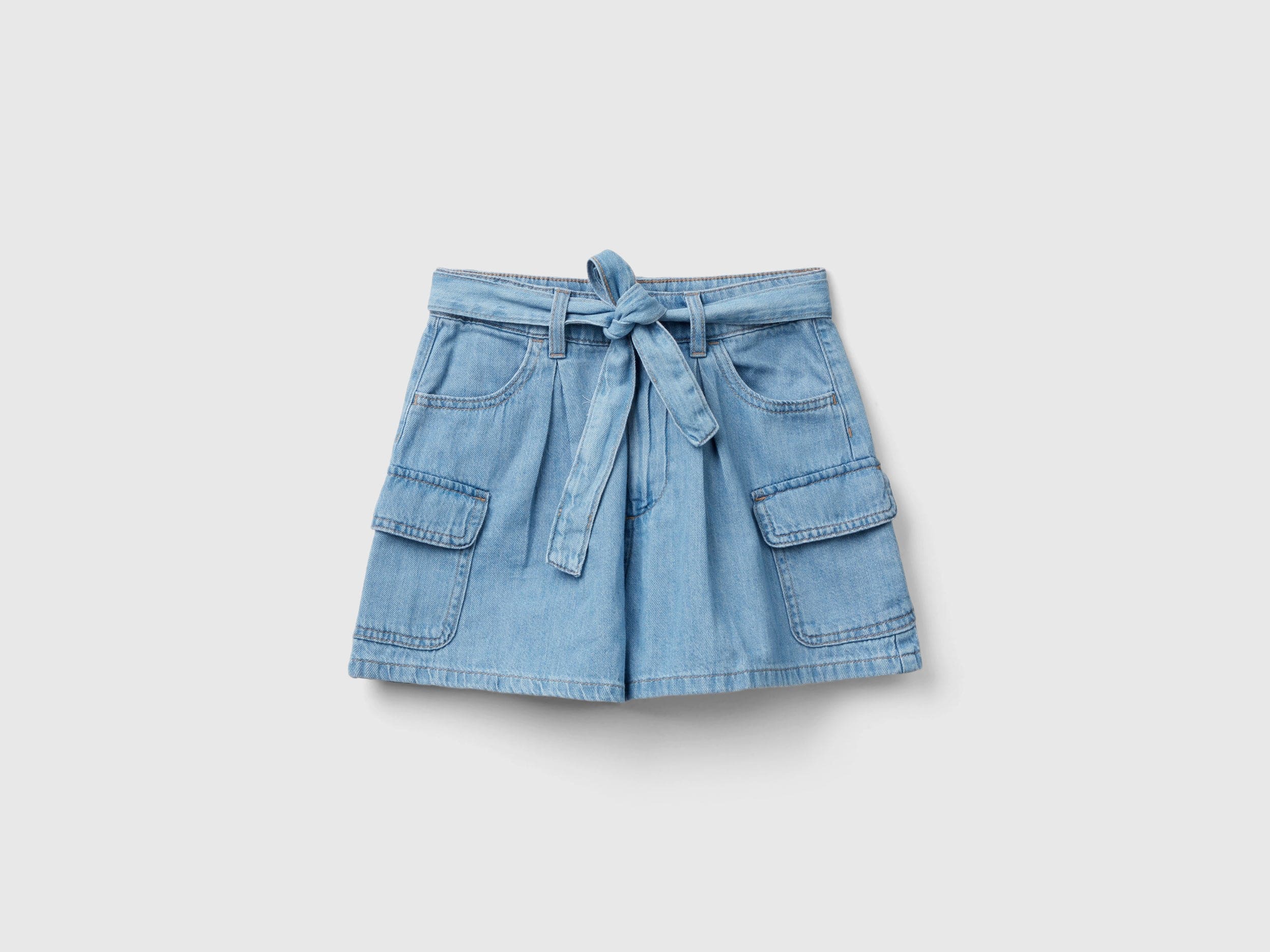 يونايتد كولورز اوف بينيتون شورت دينم بحزام على الخصر بناتي