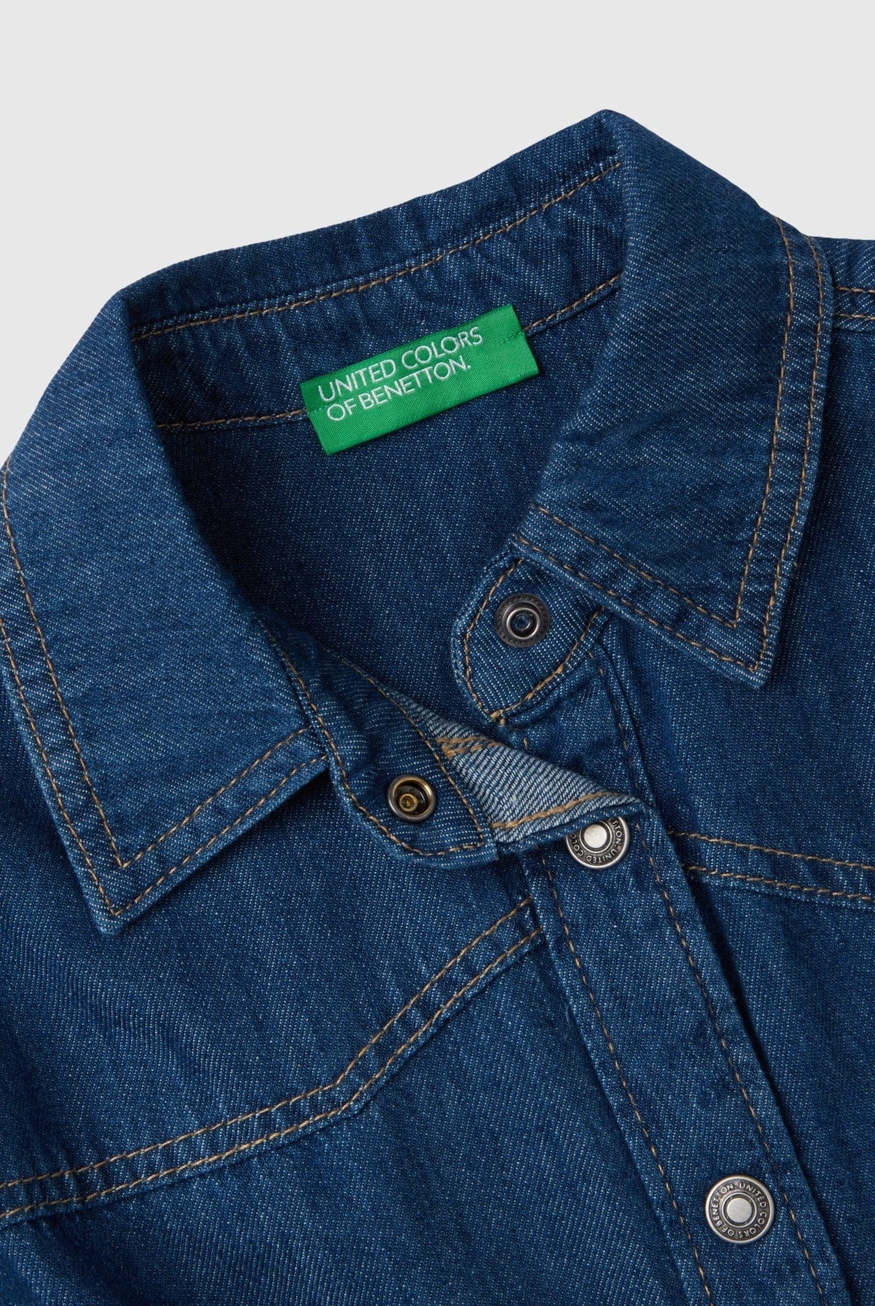 يونايتد كولورز اوف بينيتون فستان قميص جينز بناتي بحزام عالخصر