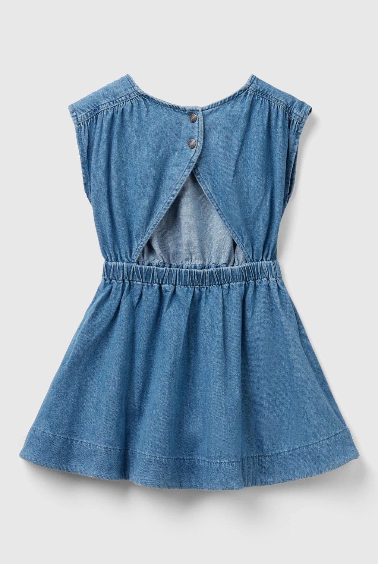 يونايتد كولورز اوف بينيتون فستان دنيم بتفاصيل خلفية ولادي