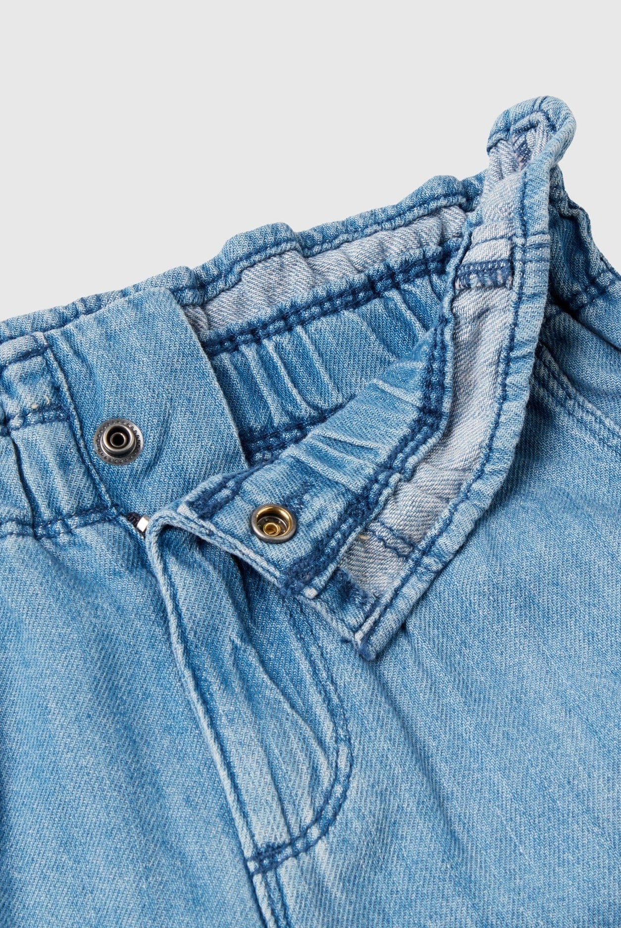 يونايتد كولورز اوف بينيتون شورت بكشكشة بزرار أمامي بناتي