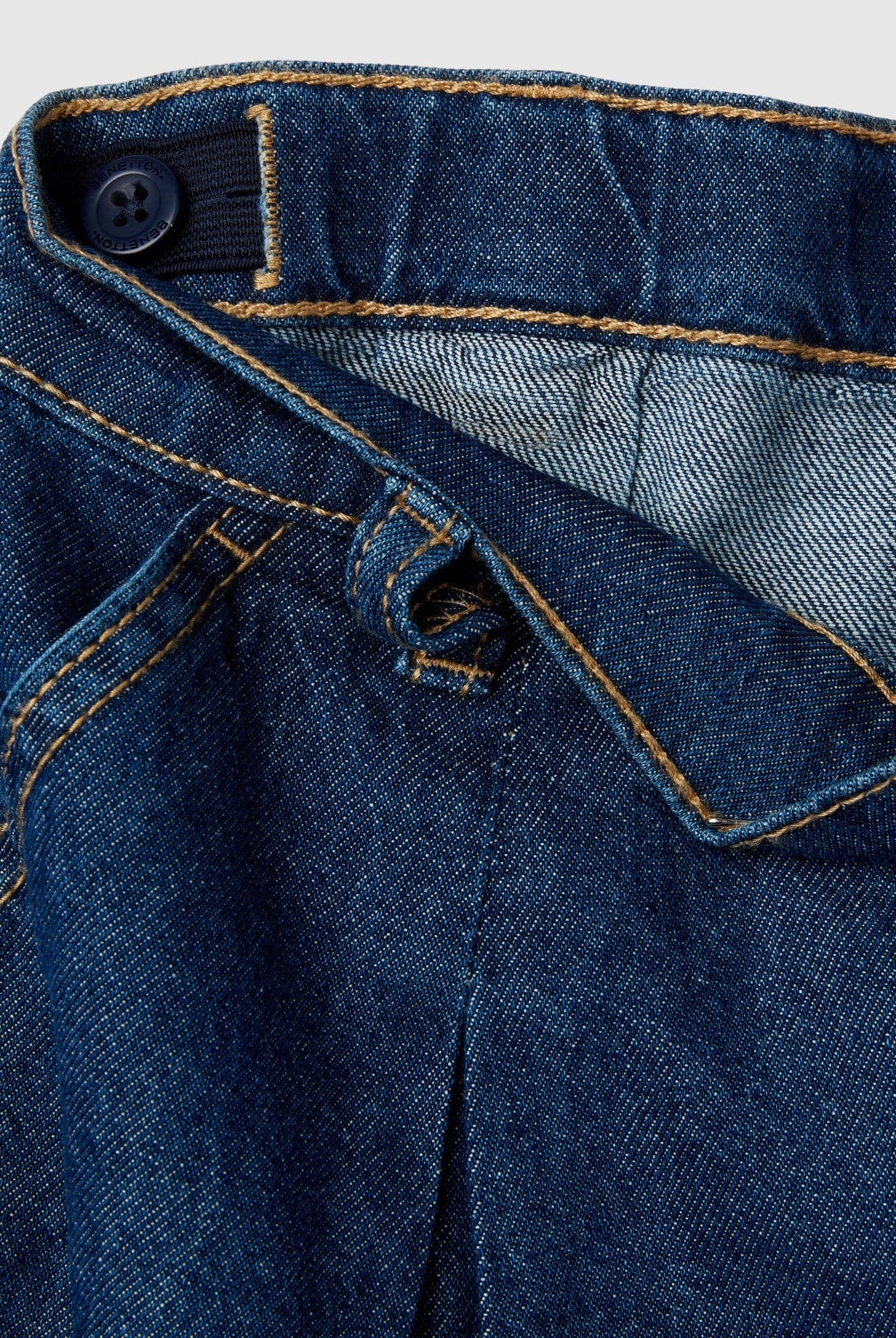 يونايتد كولورز اوف بينيتون تنورة بناتي دينم بتطريز حصان وزر عالجنب