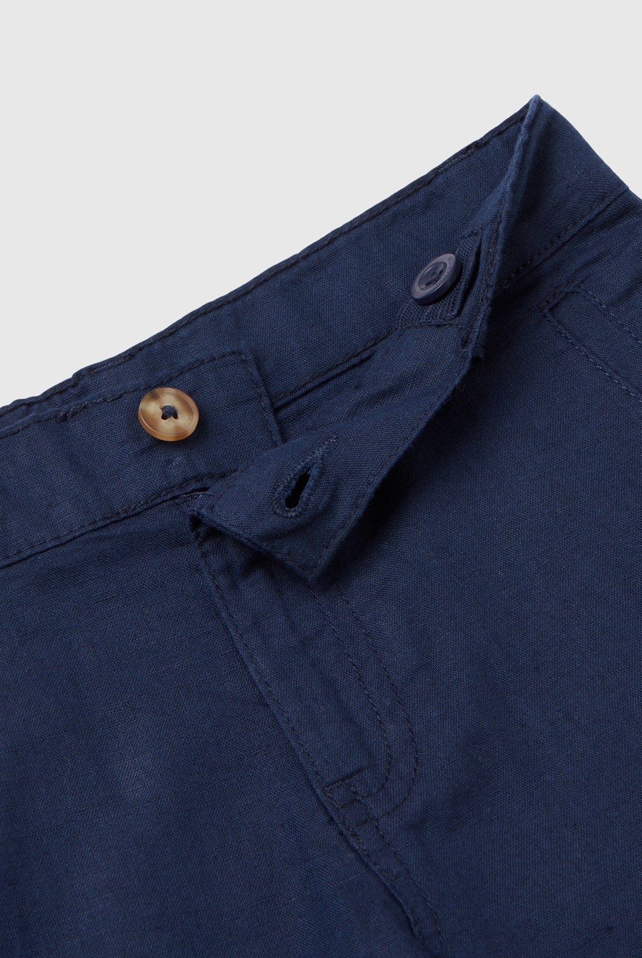 يونايتد كولورز اوف بينيتون شورت برمودا اطفالي قصير بجيبين وفتحة حزام