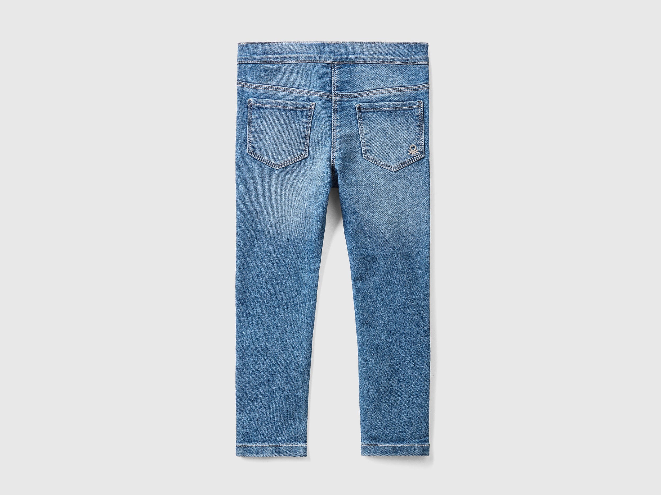 يونايتد كولورز اوف بينيتون بنطلون جينر بناتي صديق للبيئة من مزيج القطن المطاطي