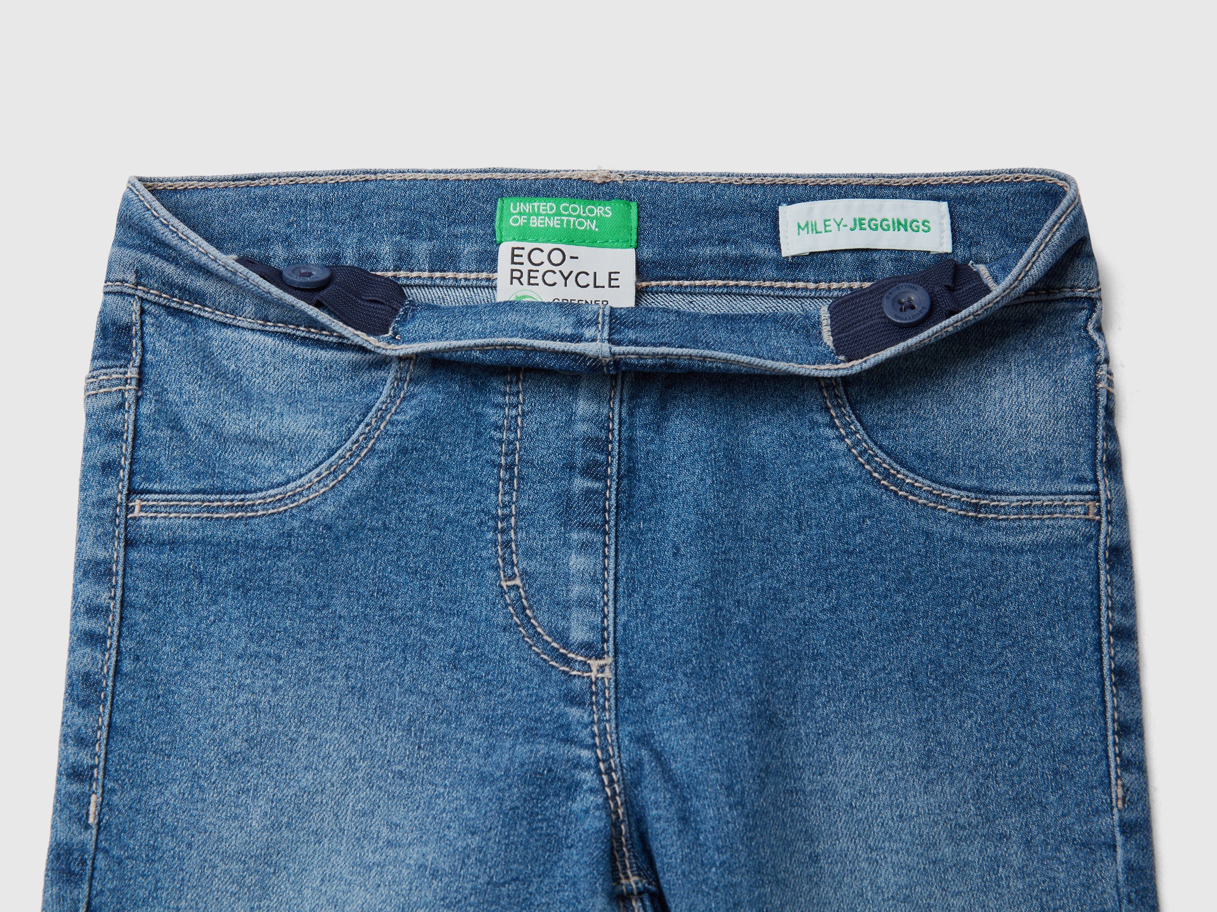 يونايتد كولورز اوف بينيتون بنطلون جينر بناتي صديق للبيئة من مزيج القطن المطاطي