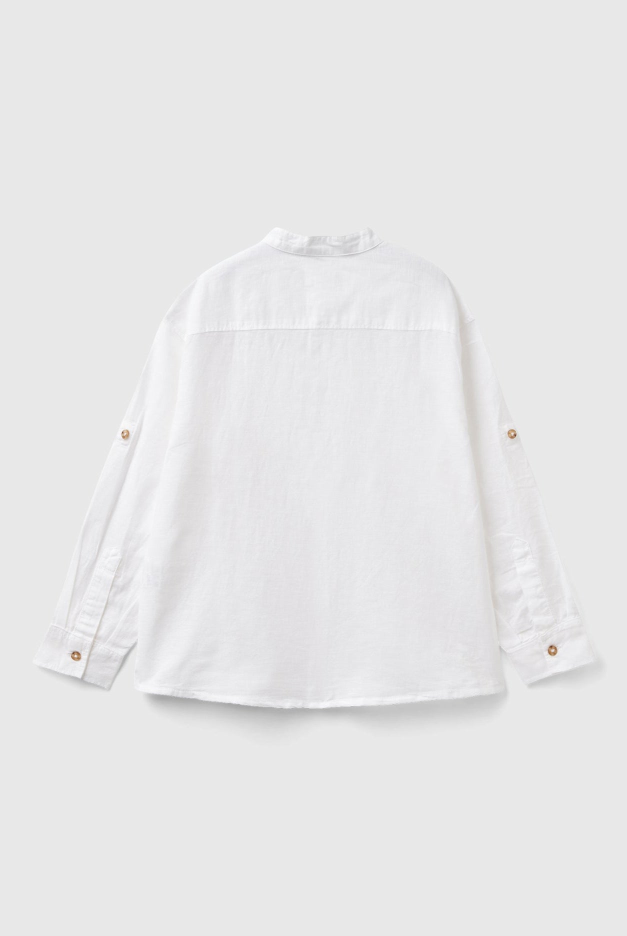 يونايتد كولورز اوف بينيتون قميص اطفال من مزيج الكتان بجيوب وياقة وأكمام قابلة للطي