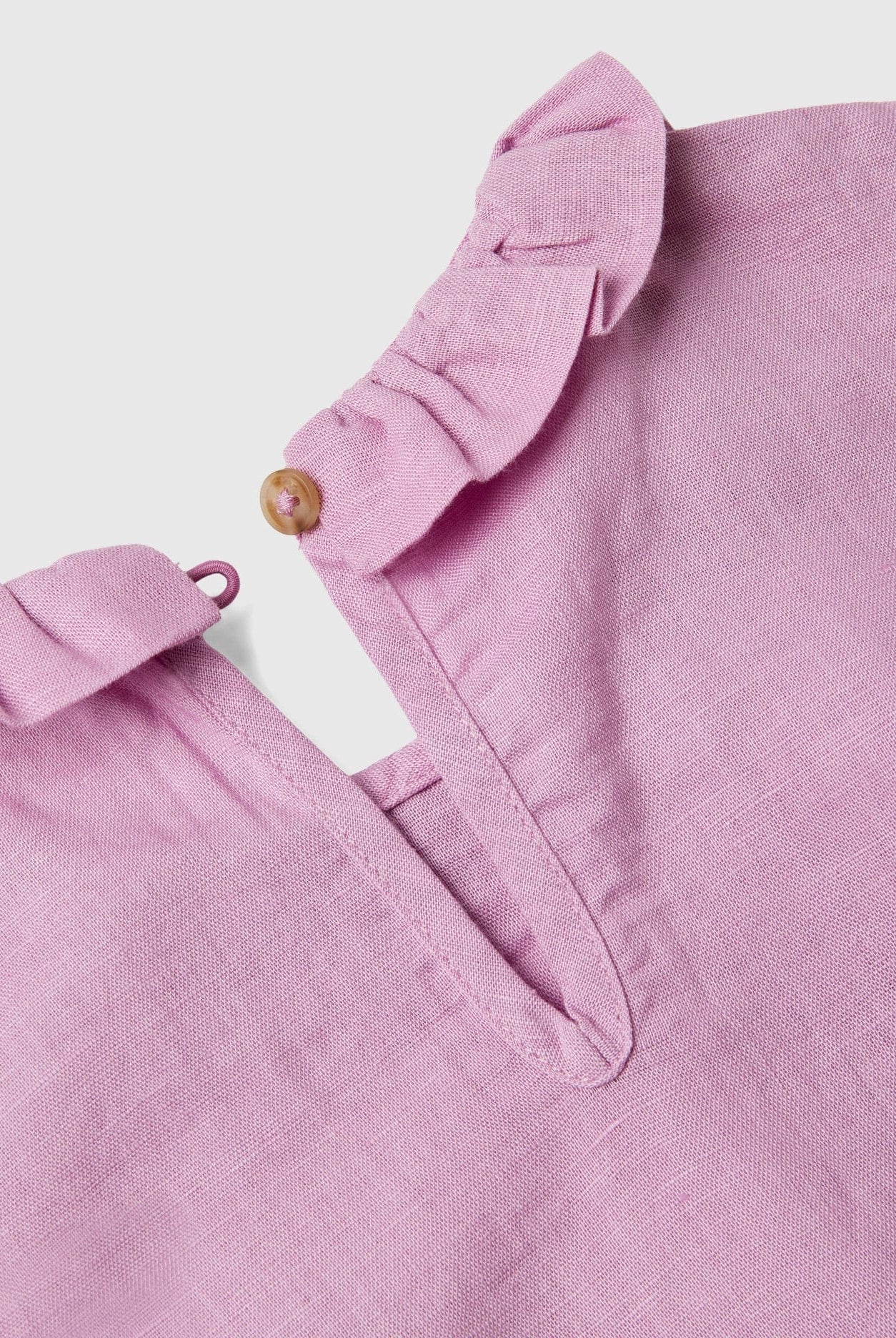 يونايتد كولورز اوف بينيتون بلوزة بناتي بدون أكمام مع ياقة مكشكشة