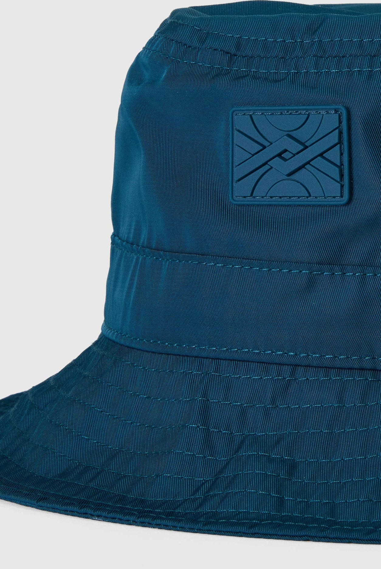 يونايتد كولورز اوف بينيتون كاب دلو برباط قابل للتعديل أطفالي