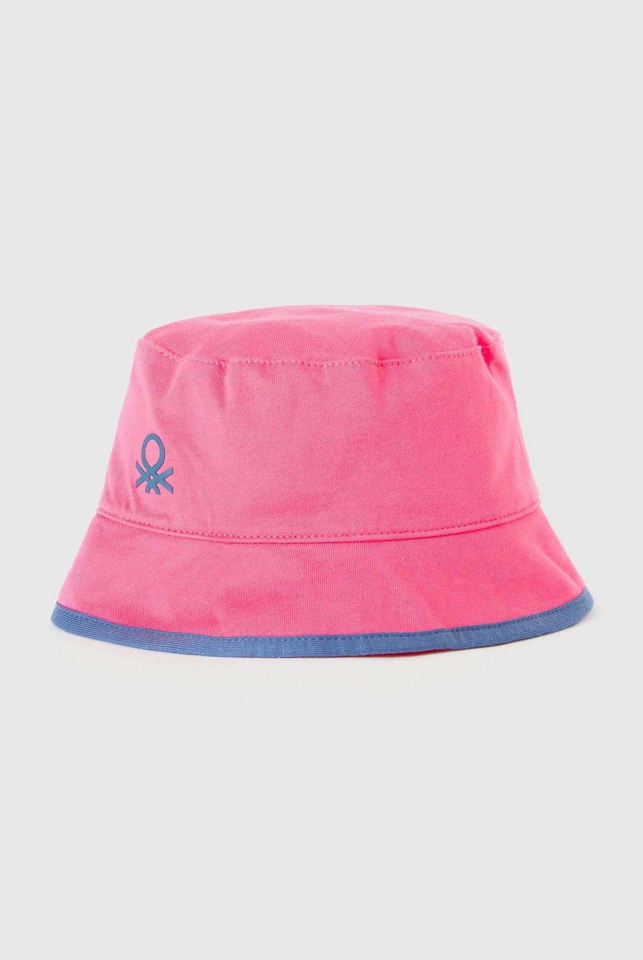 يونايتد كولورز اوف بينيتون قبعة الصياد دائرية ولادي بطبعة لوجو