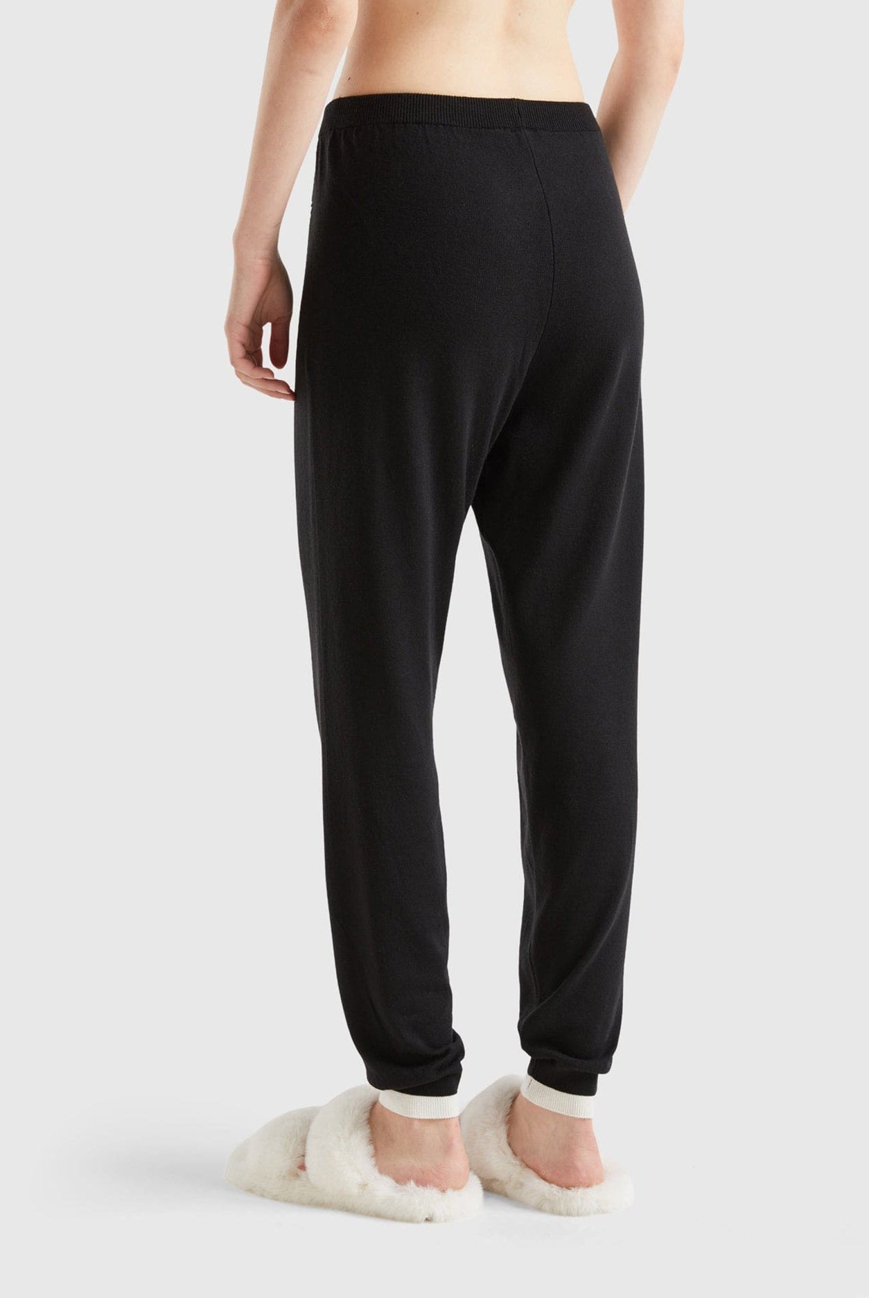 يونايتد كولورز اوف بينيتون بنطلون شبابي رياضي برباط عالخصر