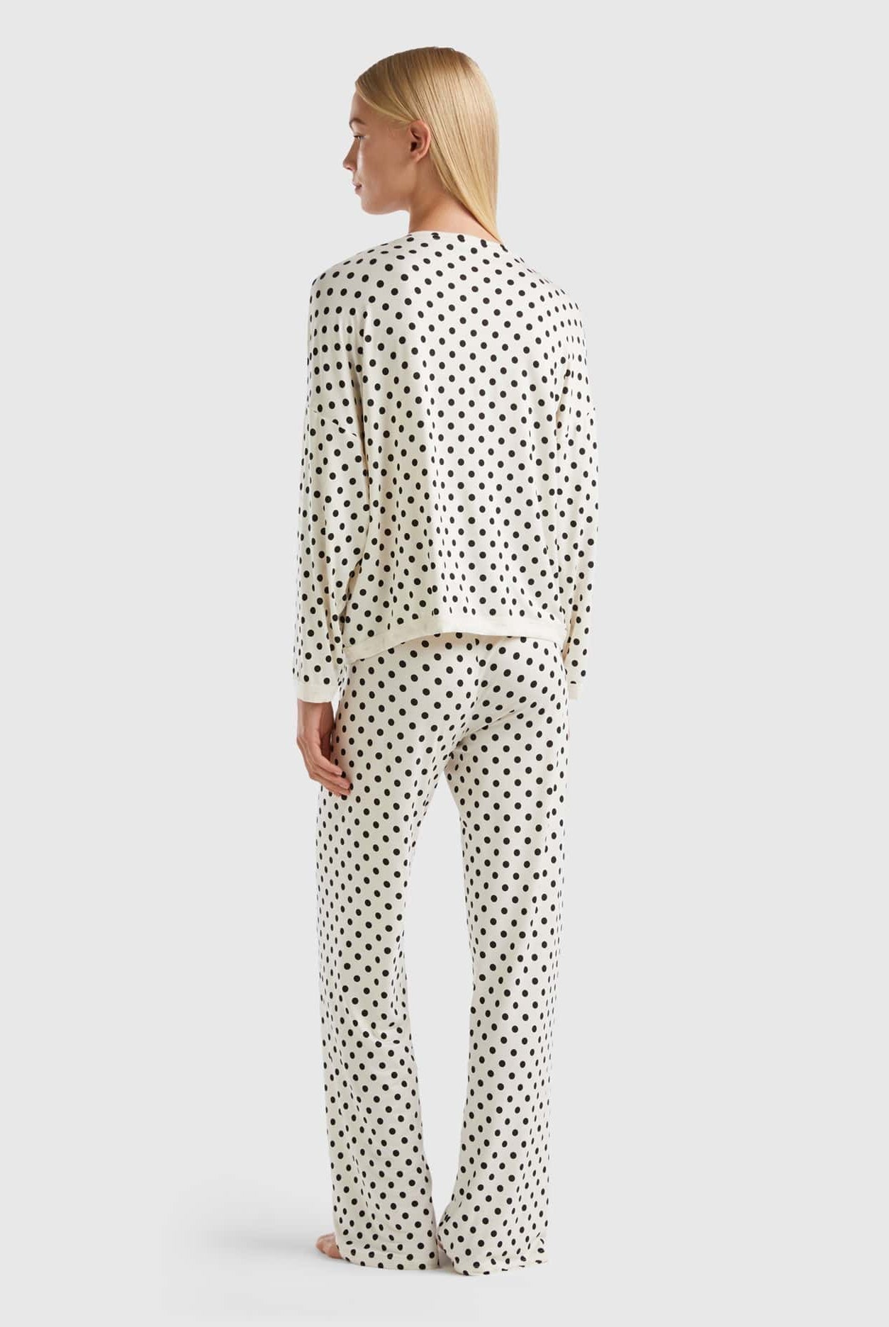 يونايتد كولورز اوف بينيتون بيجاما نسائي طويلة بنقاط البولكا