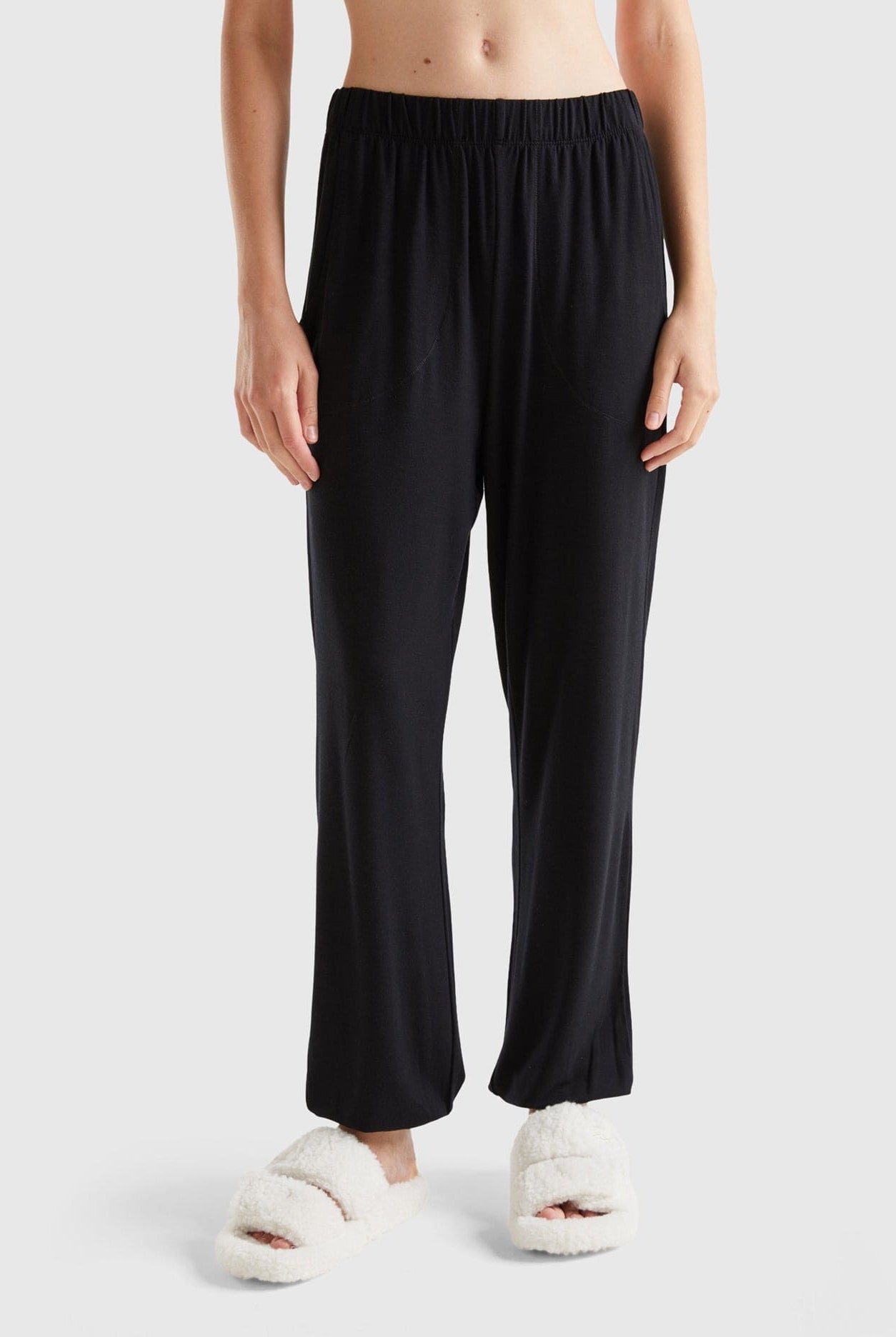 يونايتد كولورز اوف بينيتون بنطلون رياضي نسائي من خليط الفيسكوز المطاطي