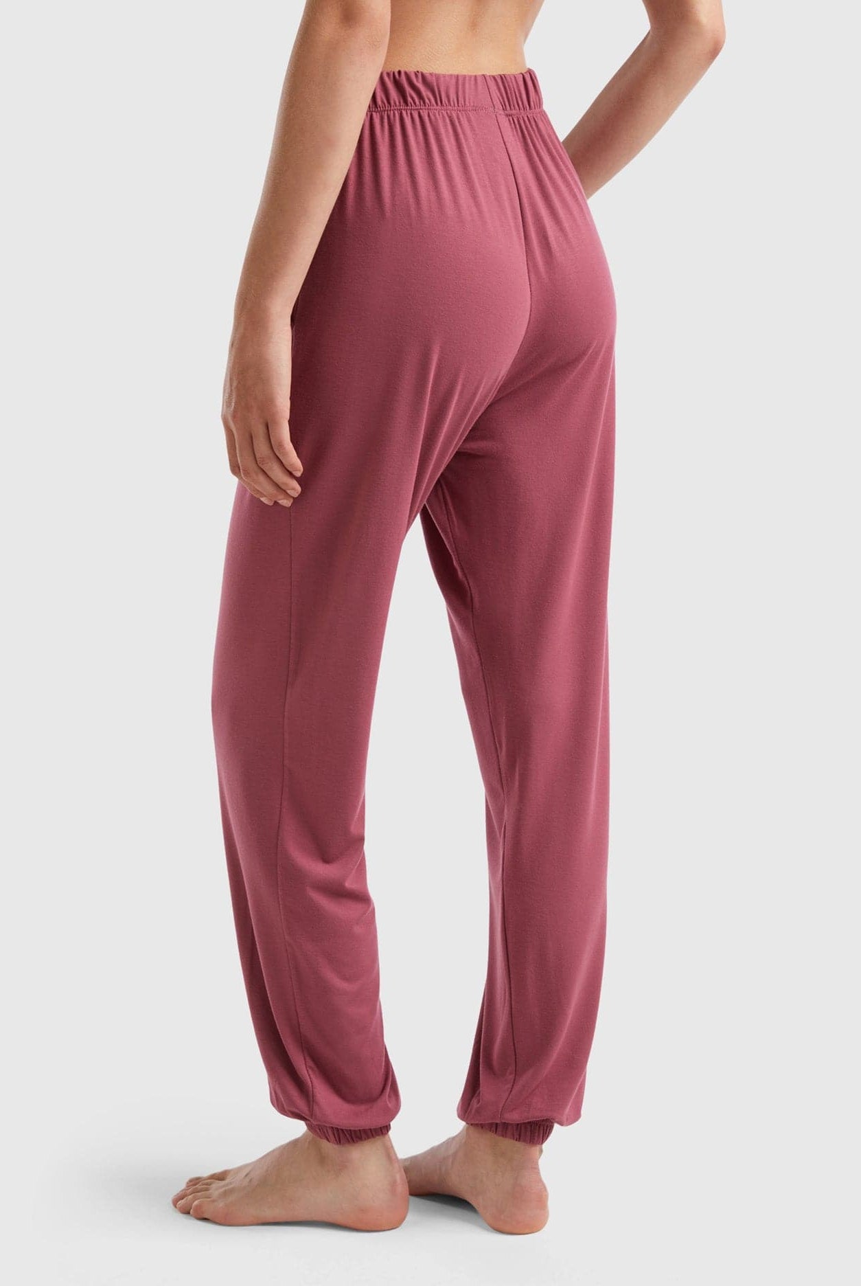 يونايتد كولورز اوف بينيتون بنطلون رياضي نسائي من خليط الفيسكوز المطاطي