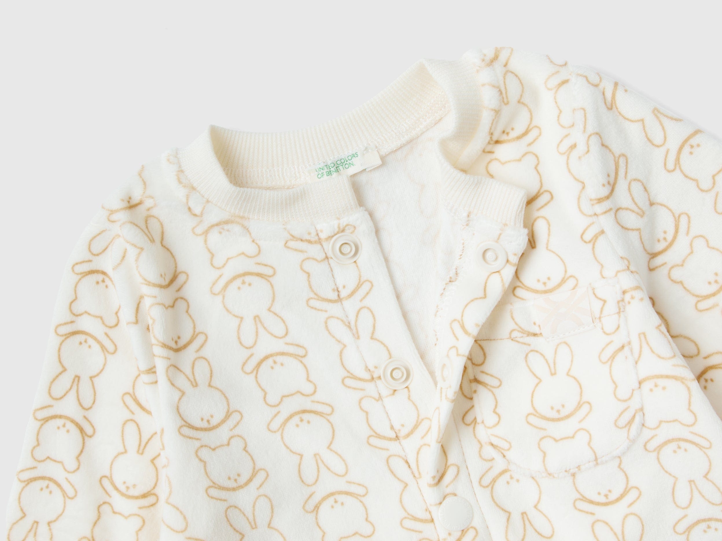 يونايتد كولورز اوف بينيتون سالوبيت شينيل برسوم الأرانب رضع