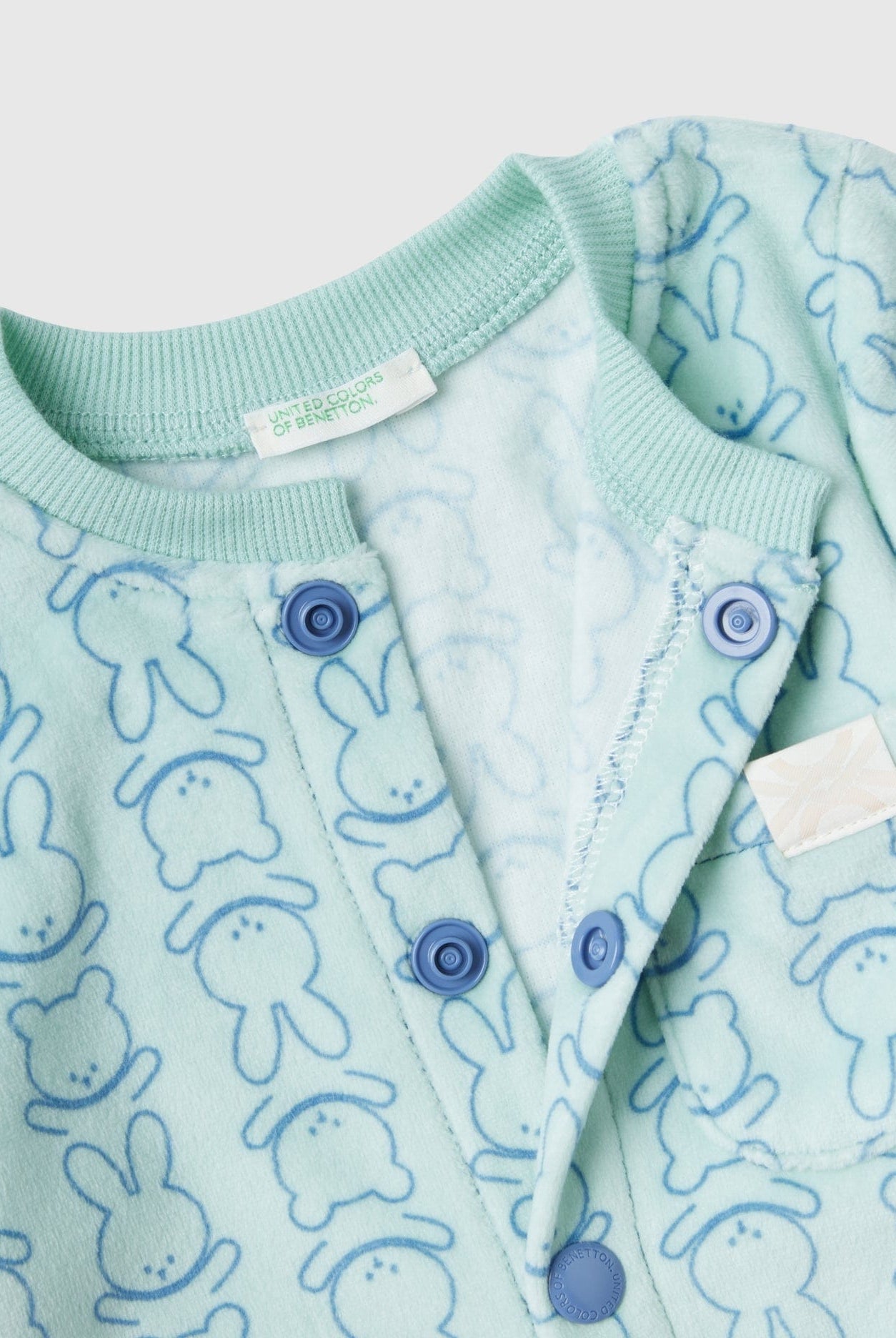 يونايتد كولورز اوف بينيتون سالوبيت شينيل برسوم الأرانب رضع