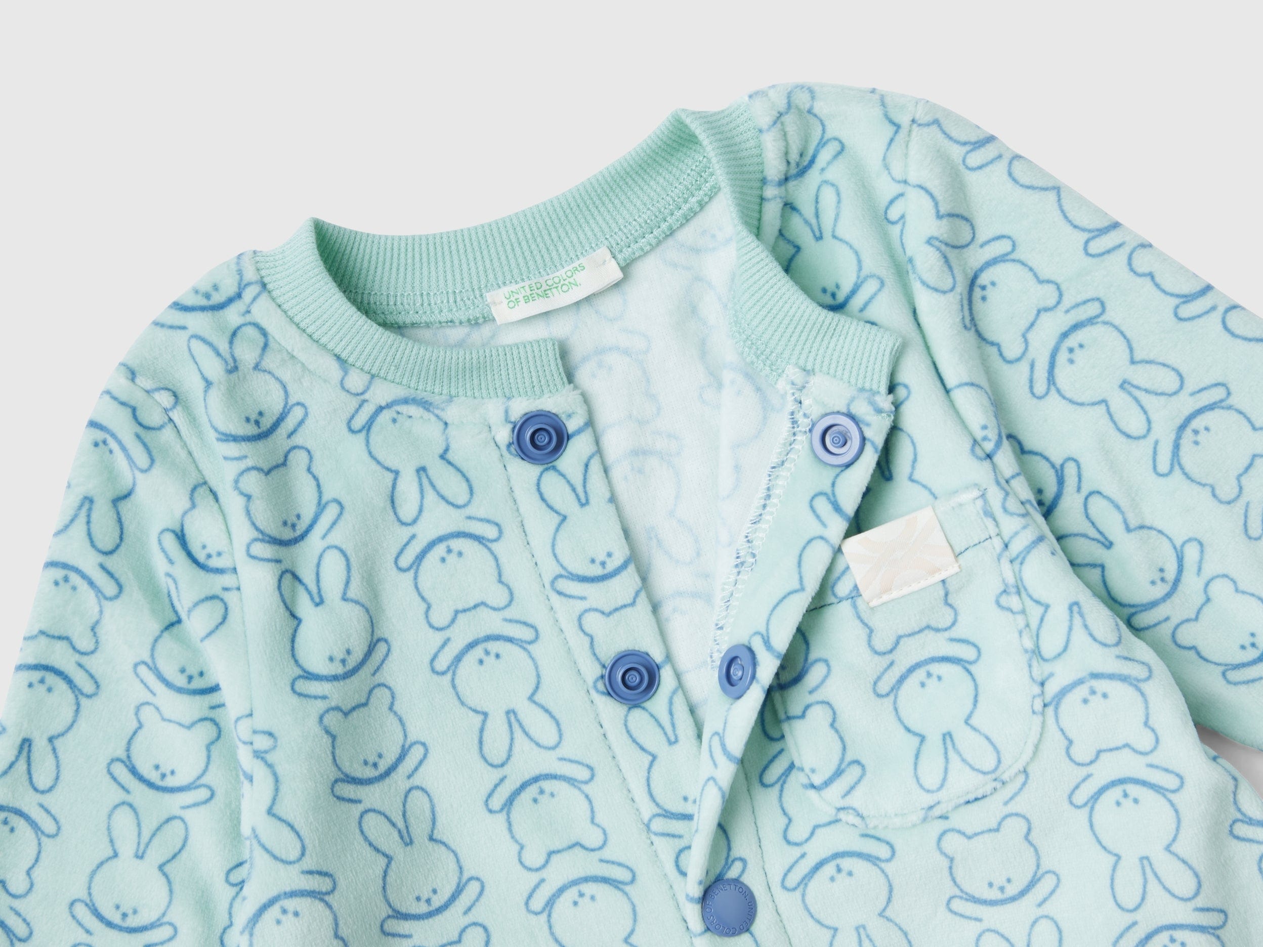 يونايتد كولورز اوف بينيتون سالوبيت شينيل برسوم الأرانب رضع