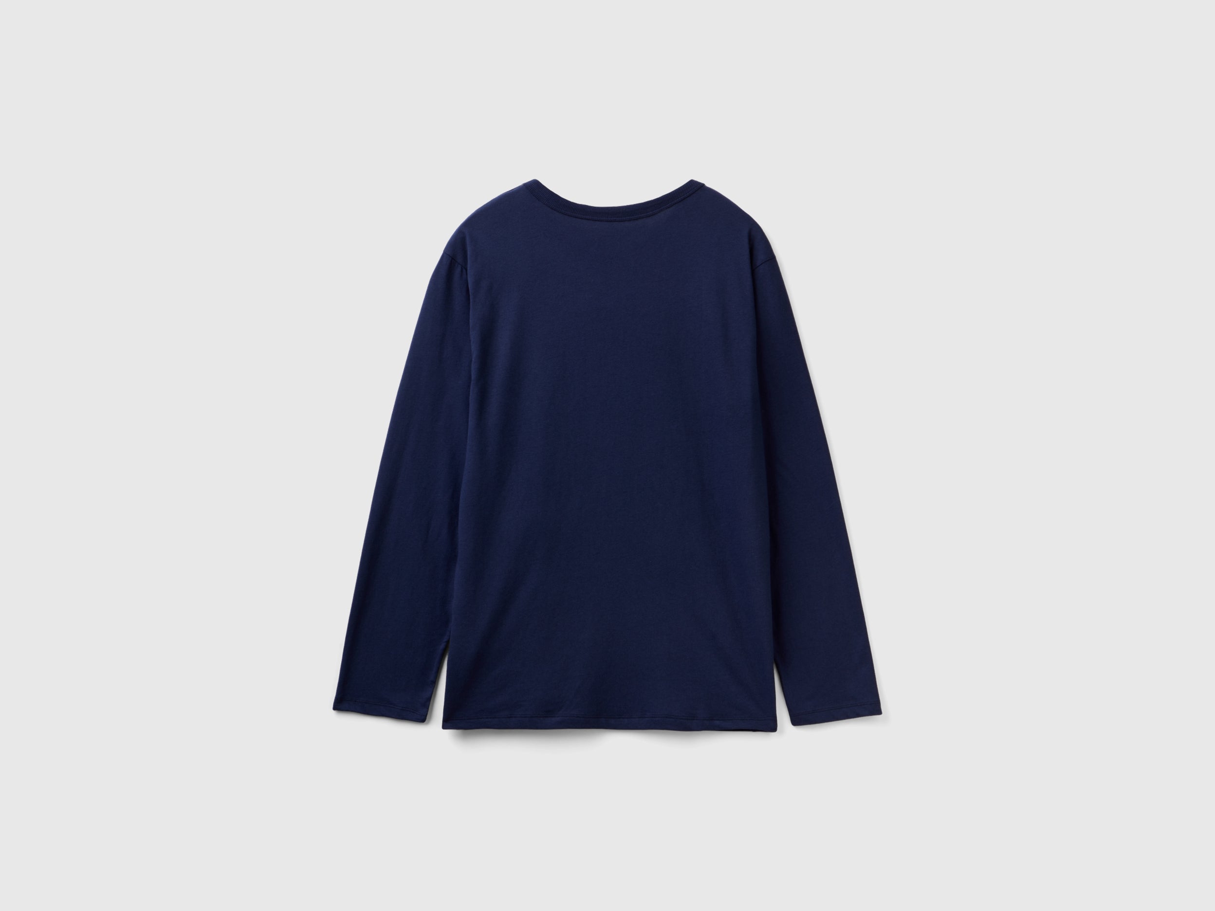 يونايتد كولورز اوف بينيتون تيشيرت رجالي بشعار من قطن الألياف الطويلة