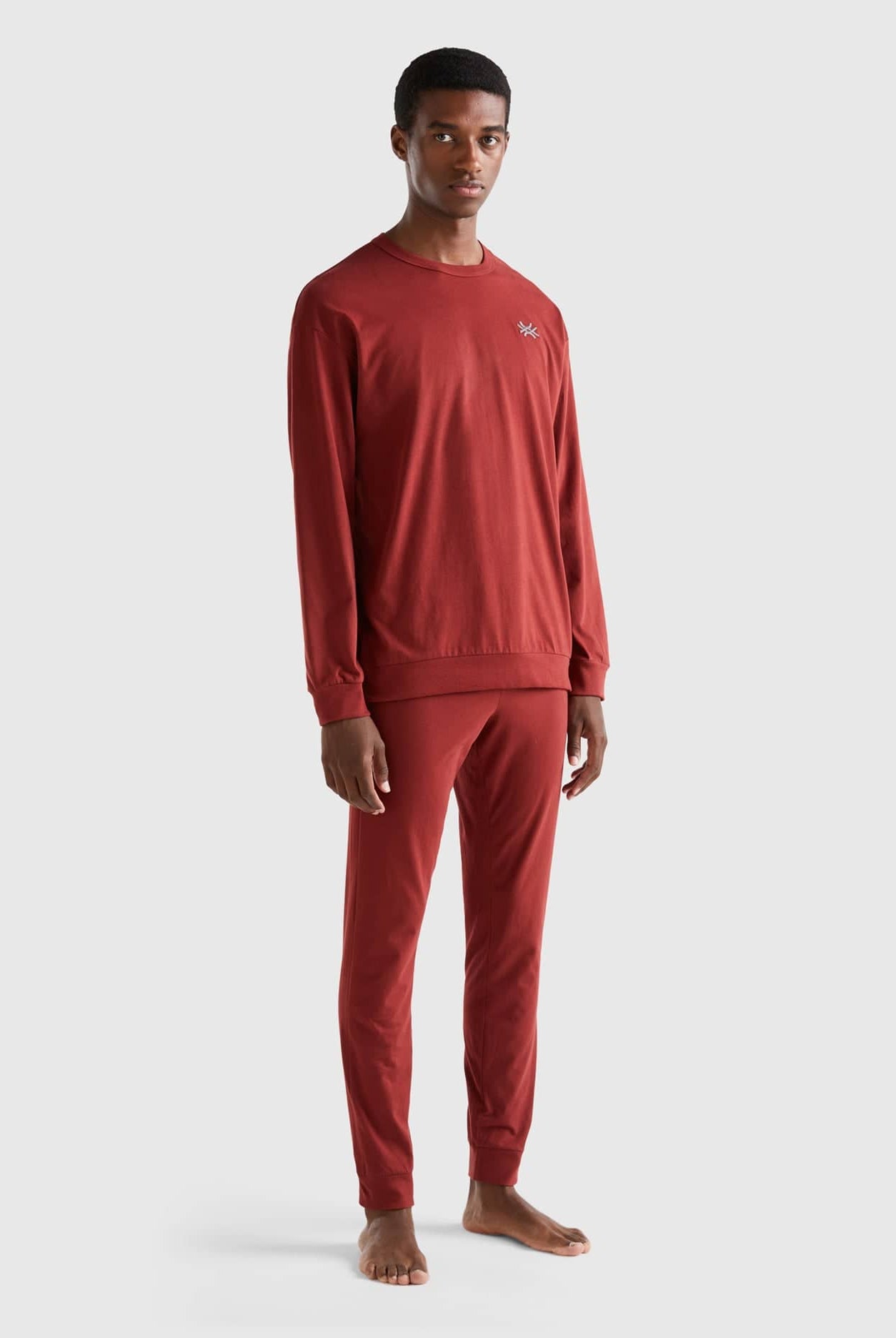 يونايتد كولورز اوف بينيتون بيجاما شبابي بشعار من القطن طويل الألياف