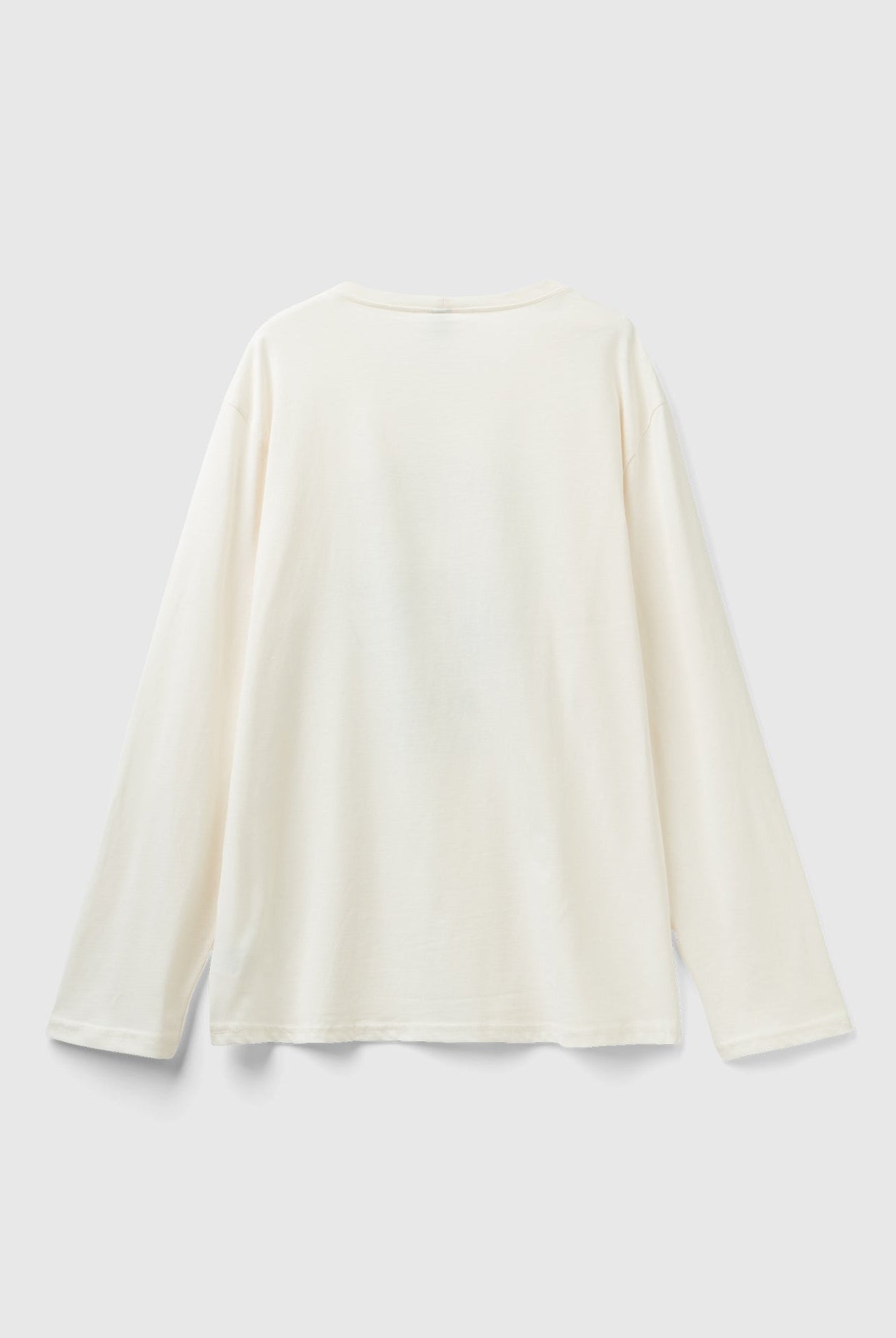 يونايتد كولورز اوف بينيتون تي شيرت شبابي برسمة ديزني بأكمام طويلة