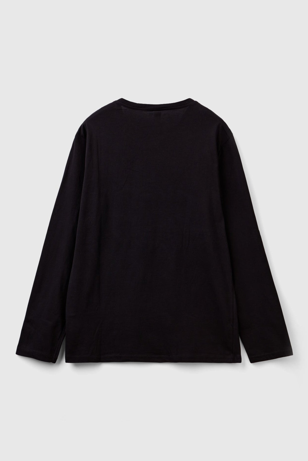 يونايتد كولورز اوف بينيتون تي شيرت شبابي برسمة ديزني بأكمام طويلة