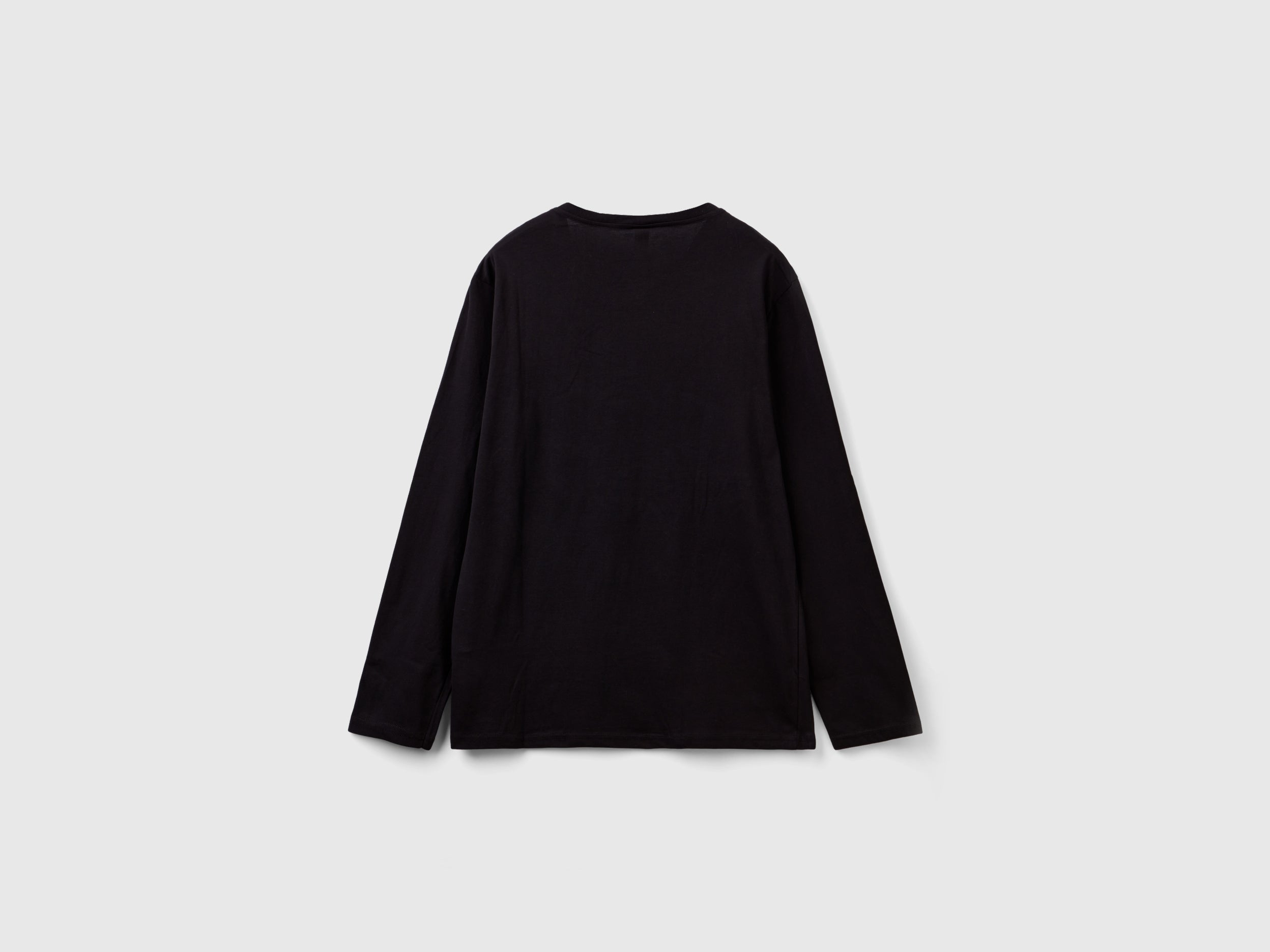 يونايتد كولورز اوف بينيتون تي شيرت شبابي برسمة ديزني بأكمام طويلة