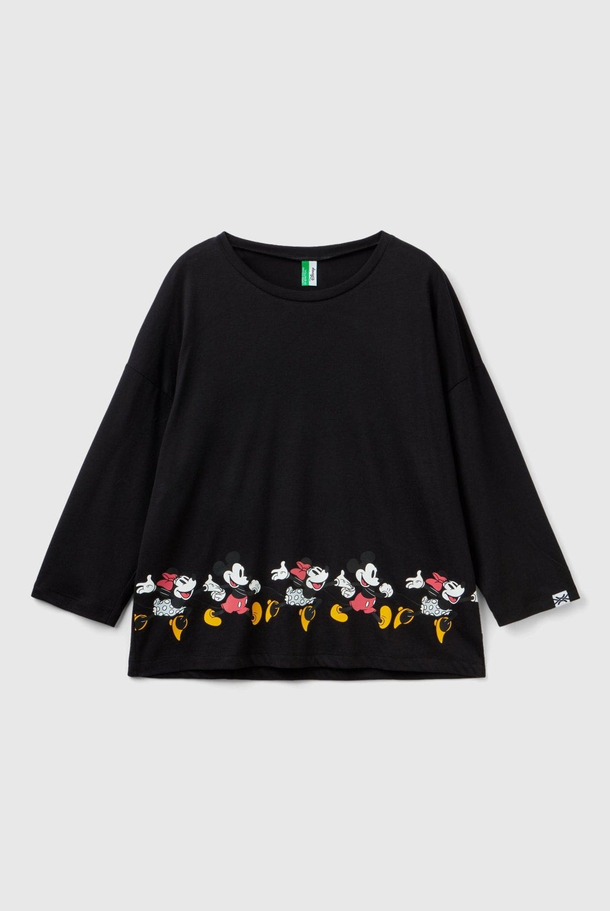 يونايتد كولورز اوف بينيتون تيشيرت نسائي ميني ماوس من خليط الفسكوز