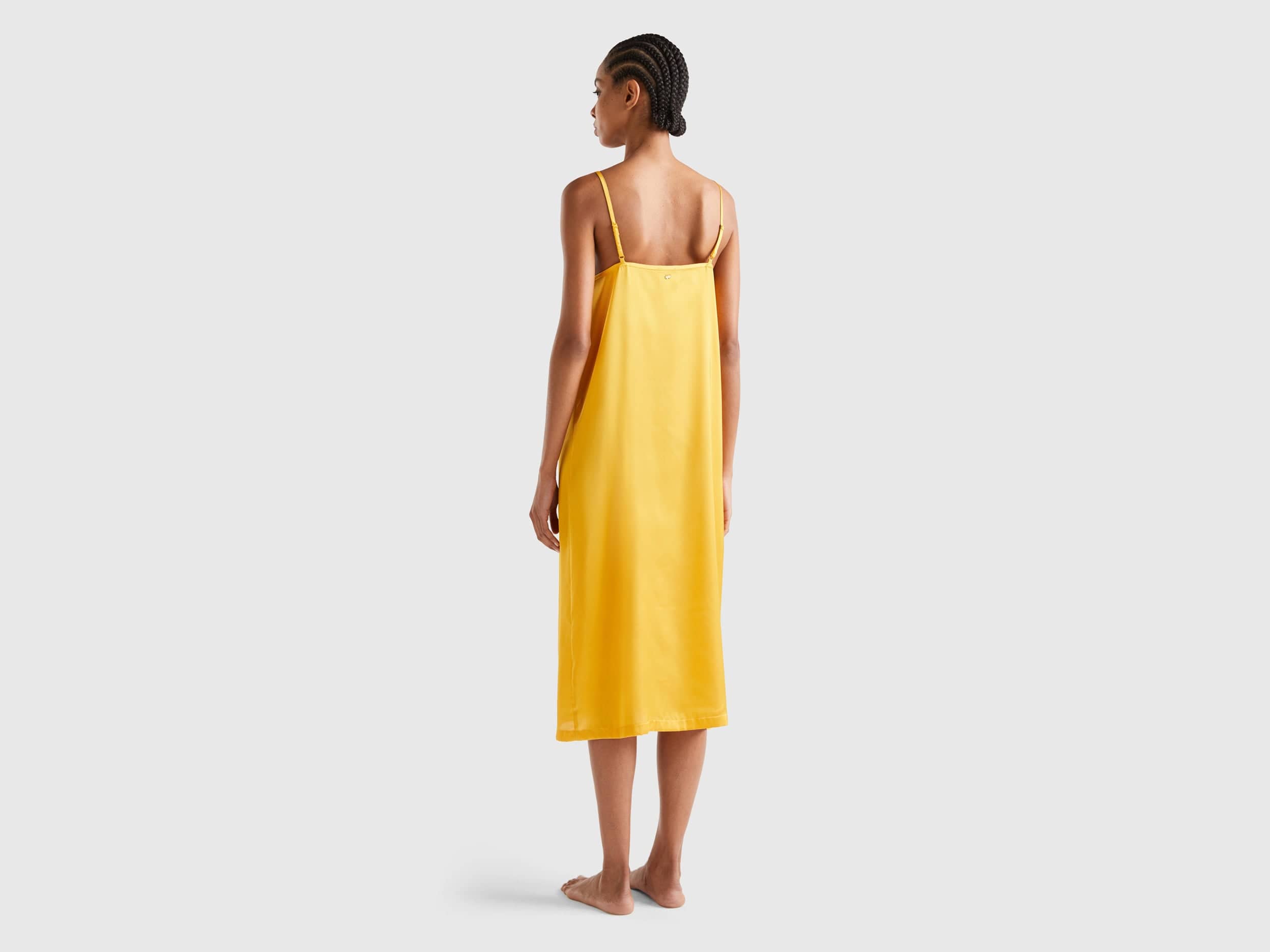 يونايتد كولورز اوف بينيتون فستان نسائي ساتان ناعم