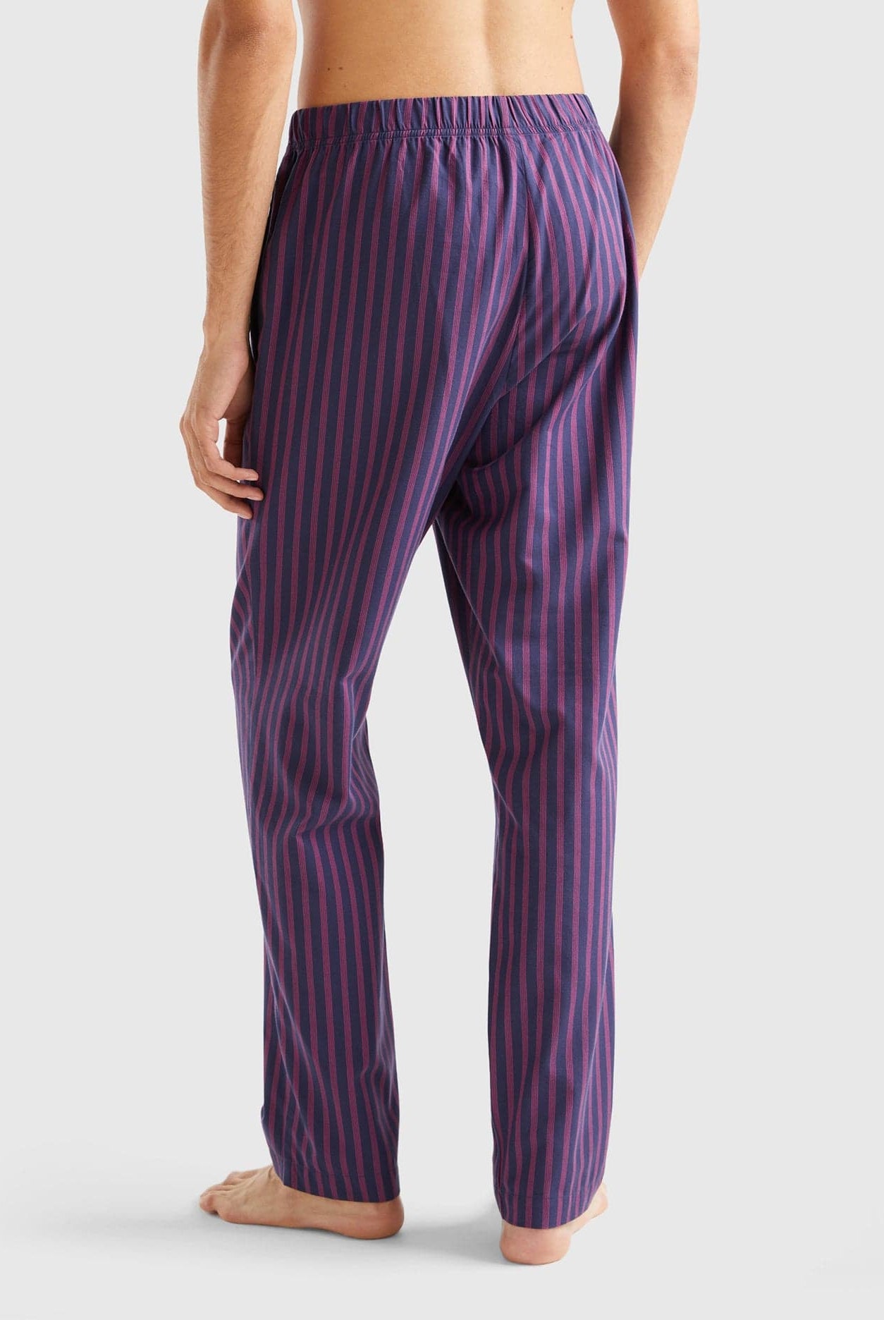 يونايتد كولورز اوف بينيتون بنطلون مخطط بالطول مطاطي رجالي