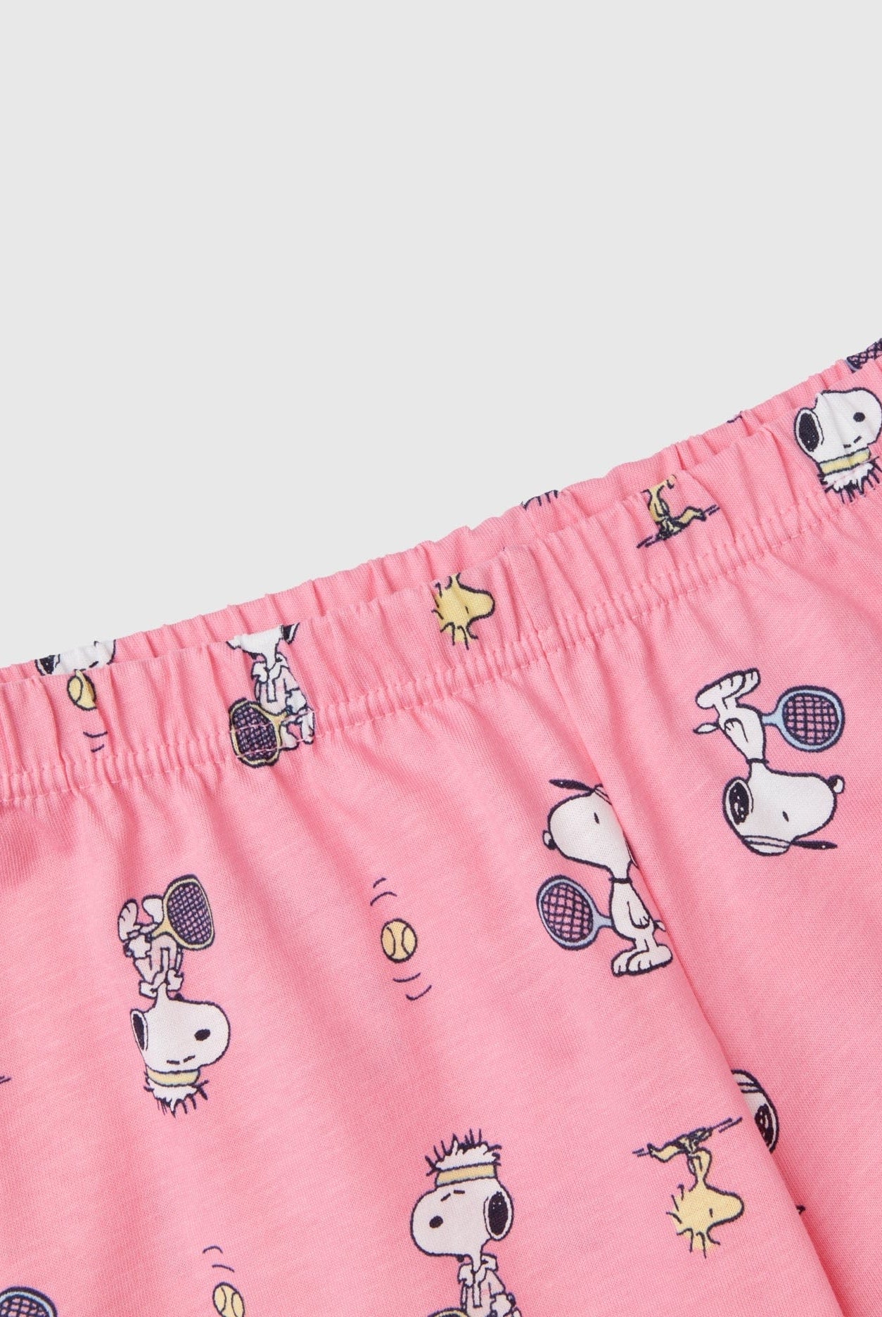 يونايتد كولورز اوف بينيتون طقم بيجامة بناتي كم طويل ورسمه على الصدر