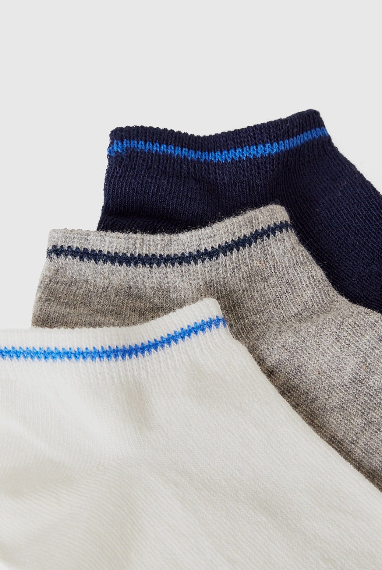 يونايتد كولورز اوف بينيتون جوارب محبوكة ولادي