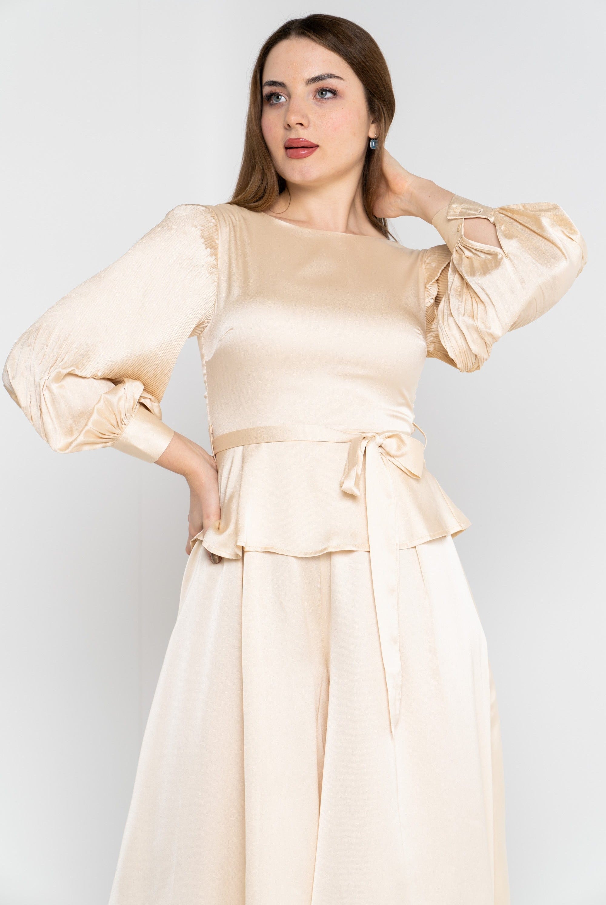 نتشي جمبسوت نسائي سادة برباط خصر كم طويل