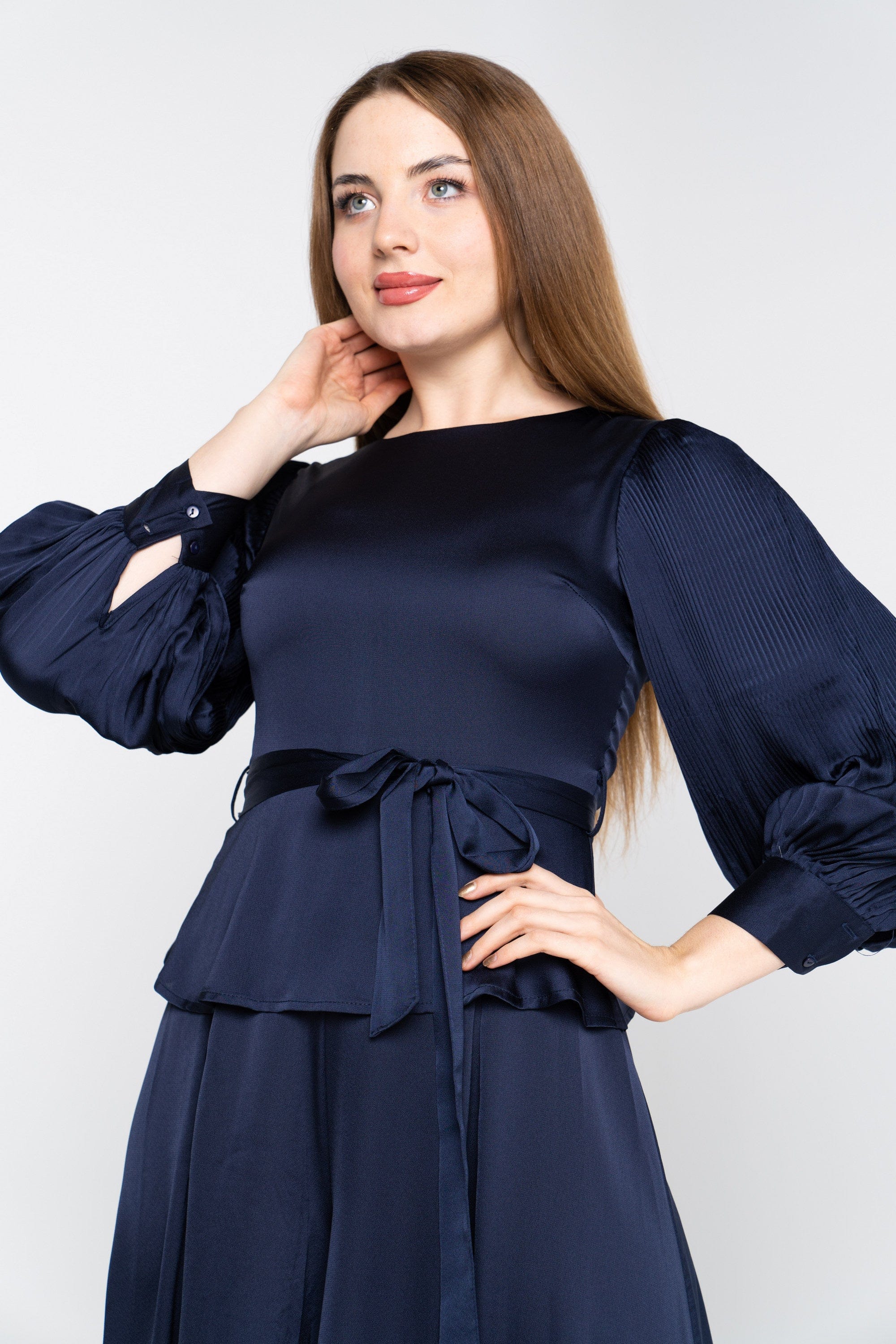 نتشي جمبسوت نسائي سادة برباط خصر كم طويل