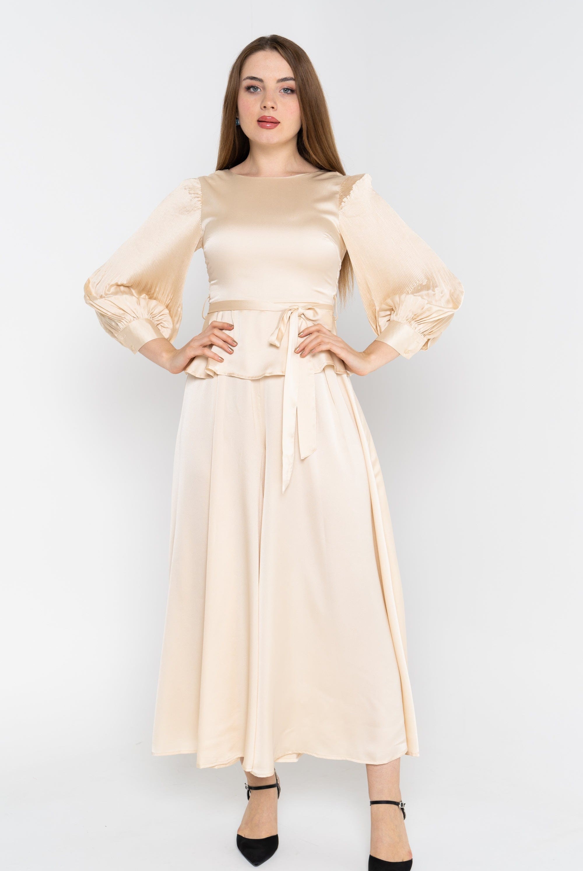 نتشي جمبسوت نسائي سادة برباط خصر كم طويل