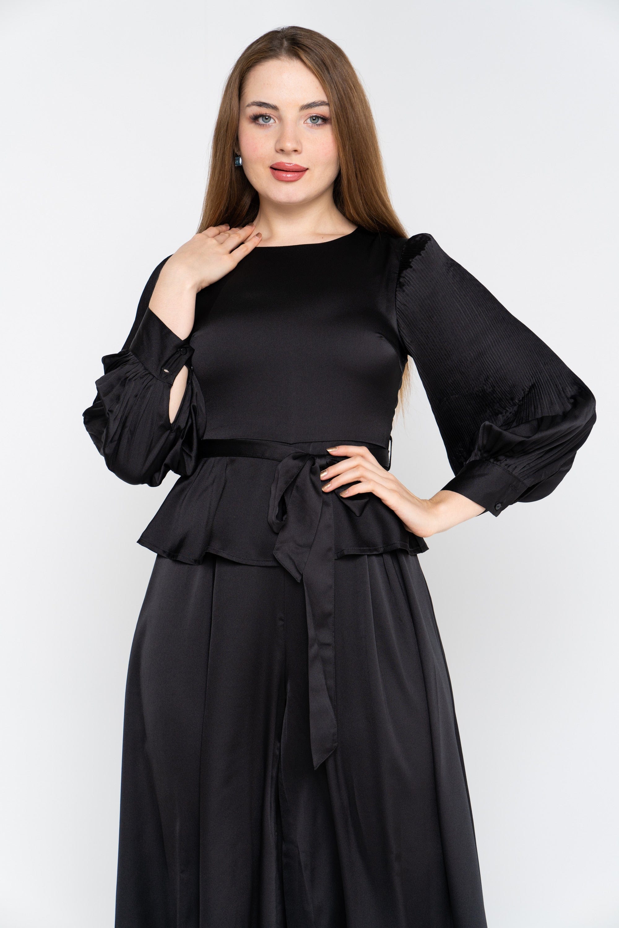 نتشي جمبسوت نسائي سادة برباط خصر كم طويل