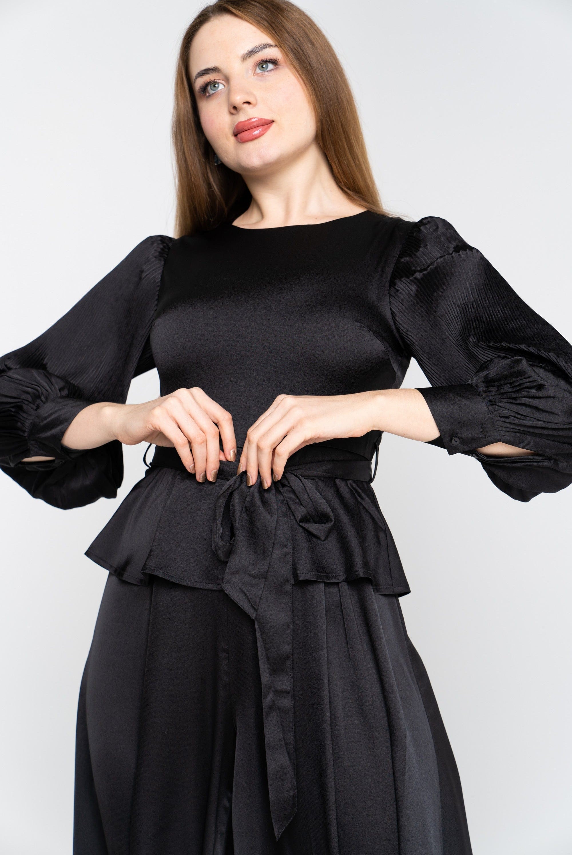 نتشي جمبسوت نسائي سادة برباط خصر كم طويل