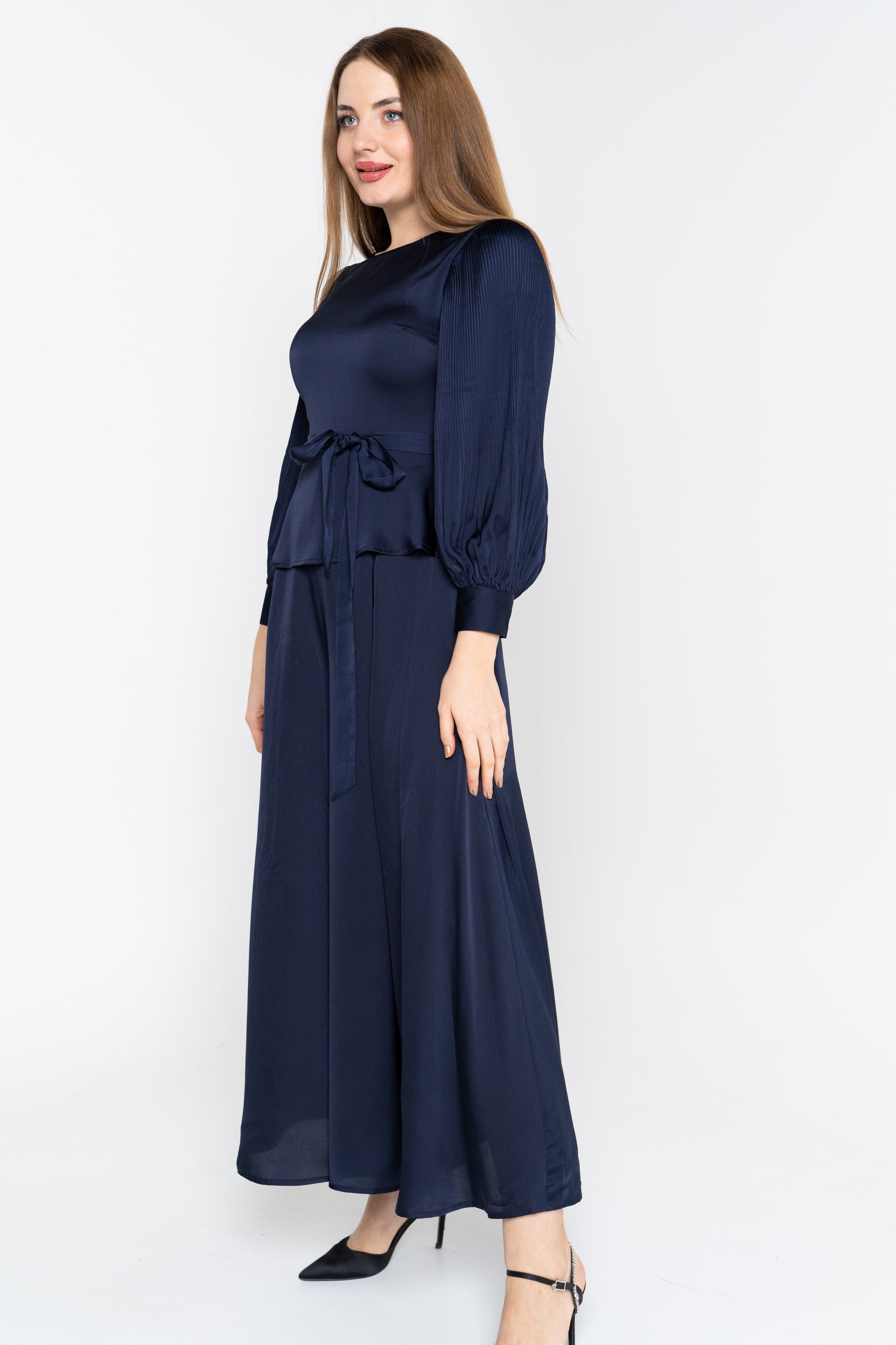 نتشي جمبسوت نسائي سادة برباط خصر كم طويل