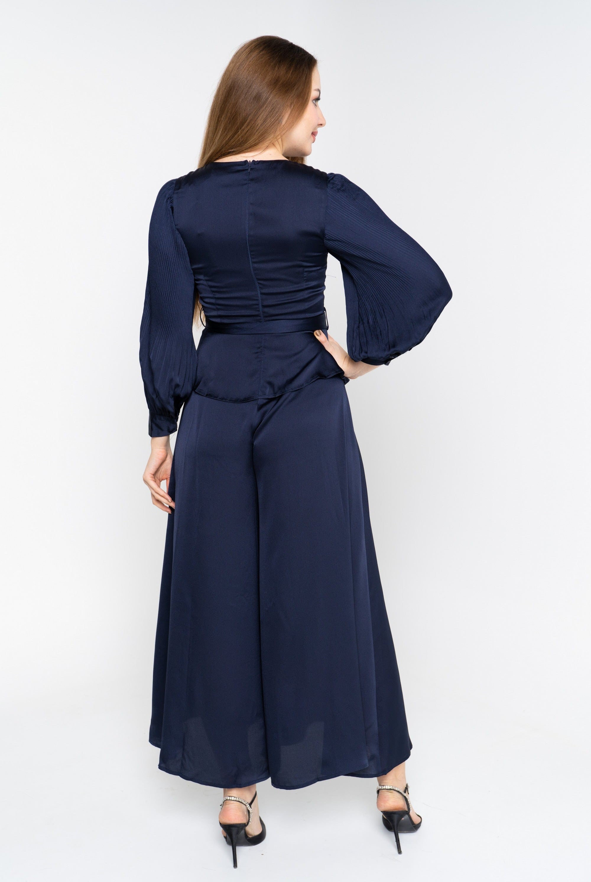 نتشي جمبسوت نسائي سادة برباط خصر كم طويل