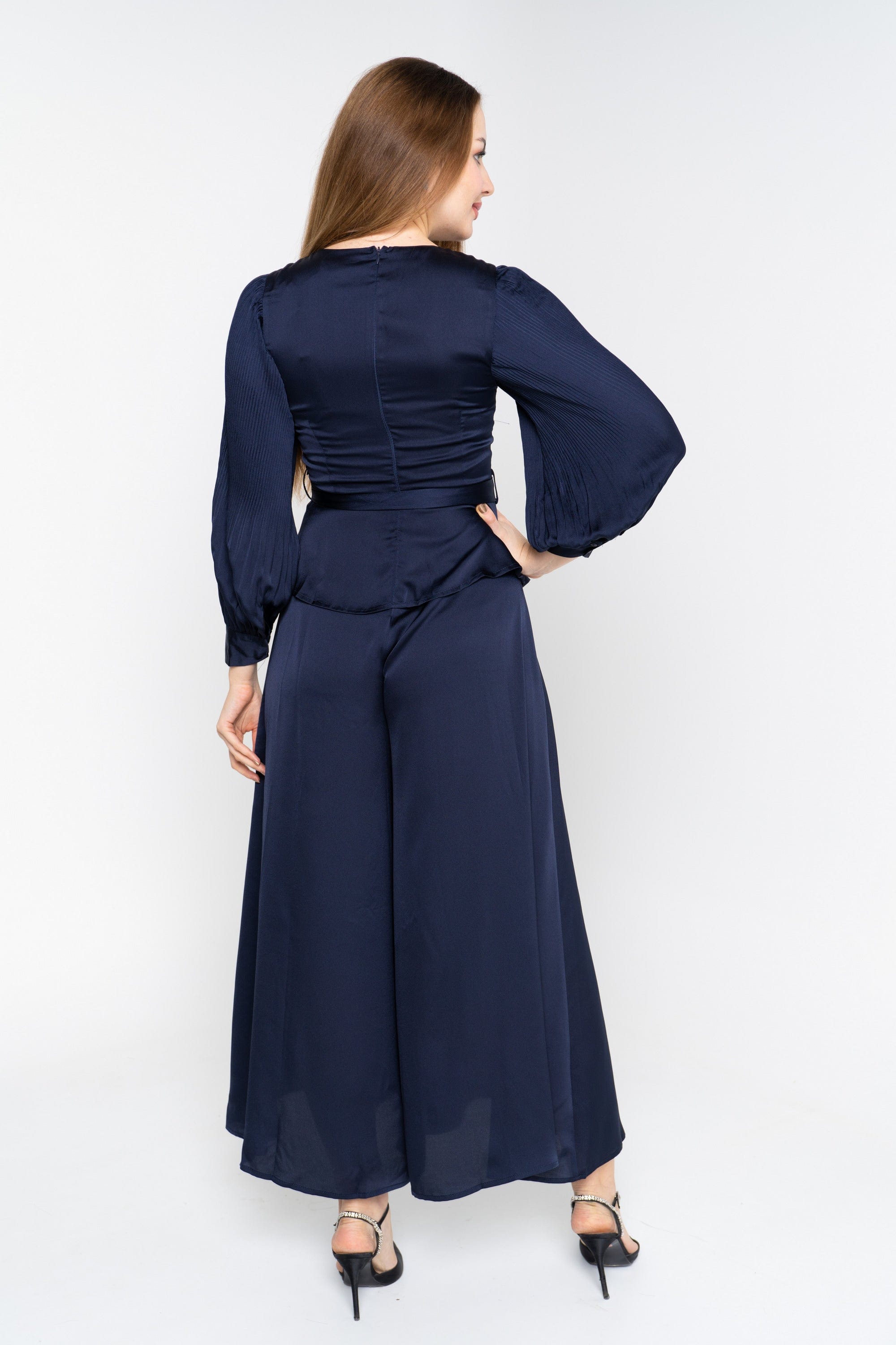 نتشي جمبسوت نسائي سادة برباط خصر كم طويل