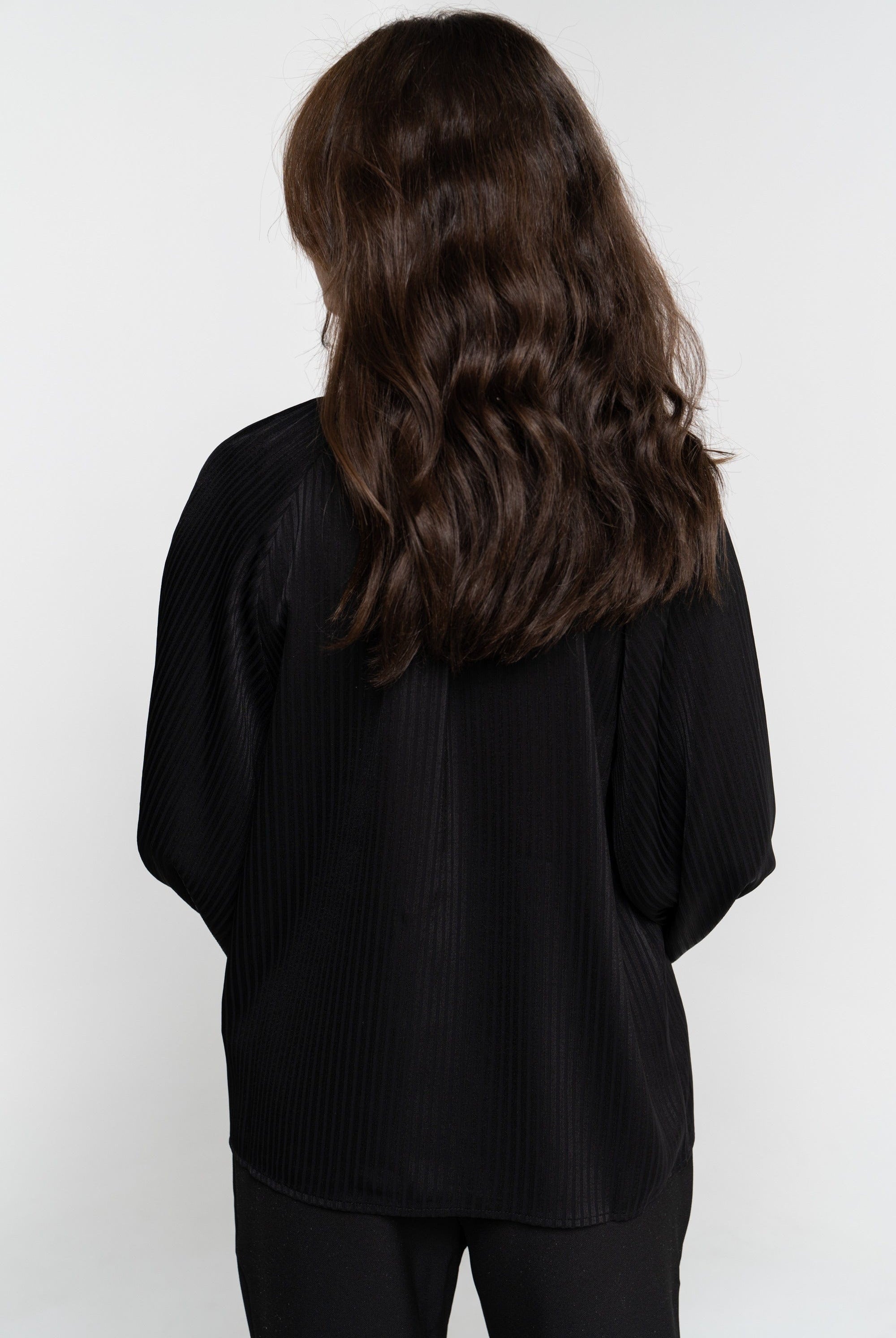 نتشي بلوزة مضلعة سادة بأكمام طويلة نسائية