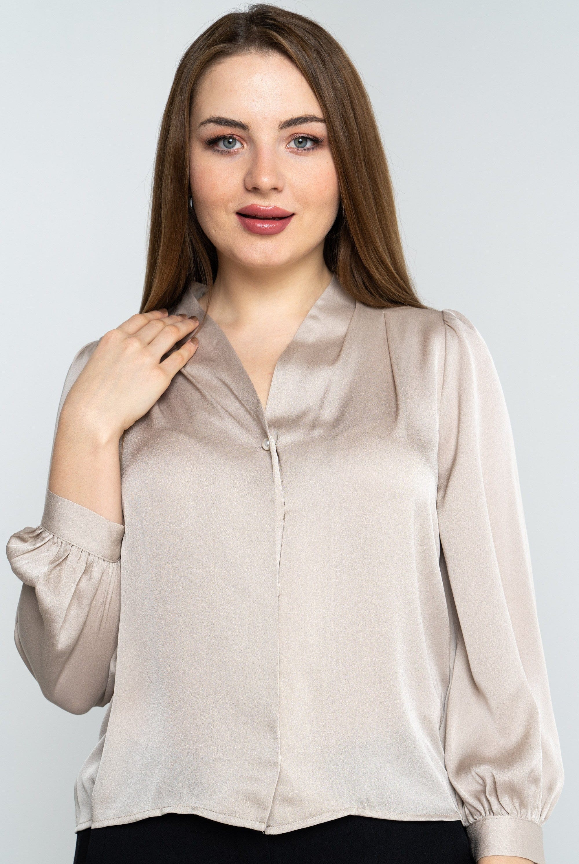 نتشي بلوزة بفتحة صدر سبعة بأكمام طويلة نسائية