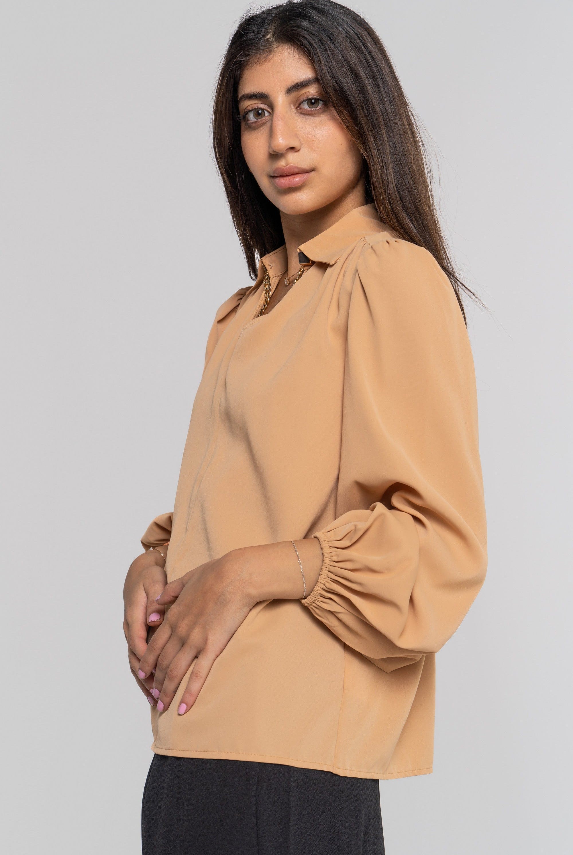 نتشي بلوزة نسائية منفوخة بتصميم قميص بأكمام طويلة