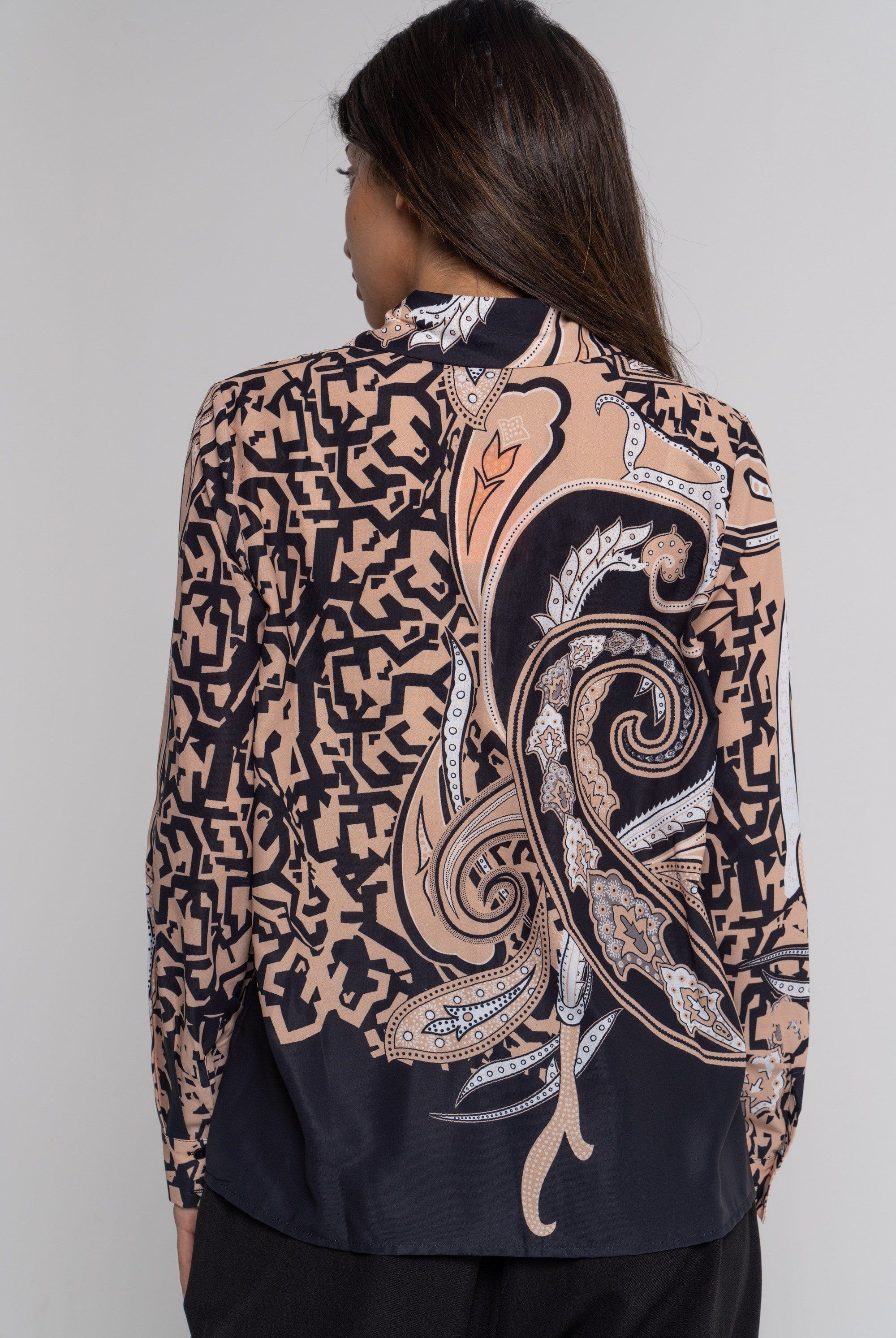 نتشي قميص نسائي منقوش بأكمام طويلة