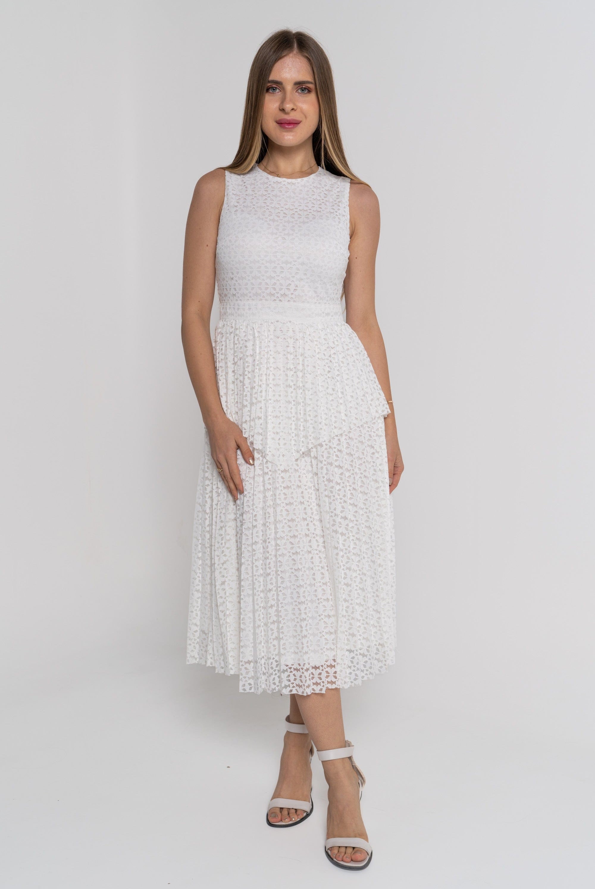 نتشي فستان منقوش بليسيه بطبقة علوية ميدي بلا أكمام